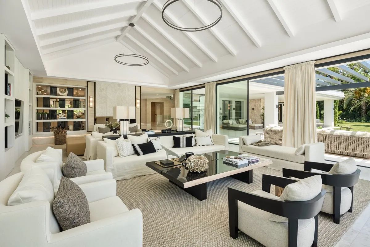 Leven aan de top: exclusieve frontline golfvilla met adembenemend uitzicht en ultieme luxe in Nueva Andalucía foto 3
