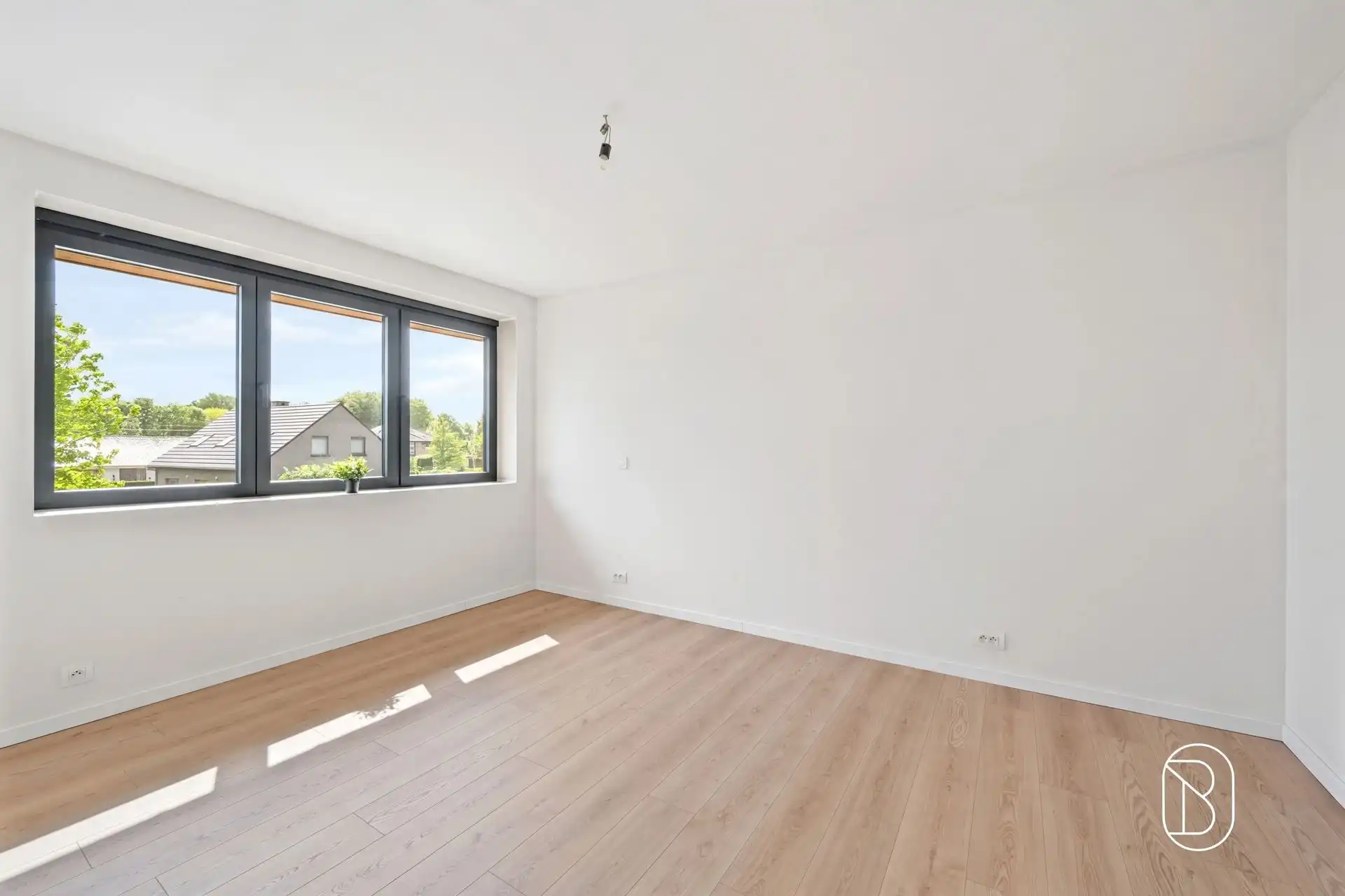 Kwalitatieve moderne ruime nieuwbouwwoning HOB met 3 SLK! foto 17