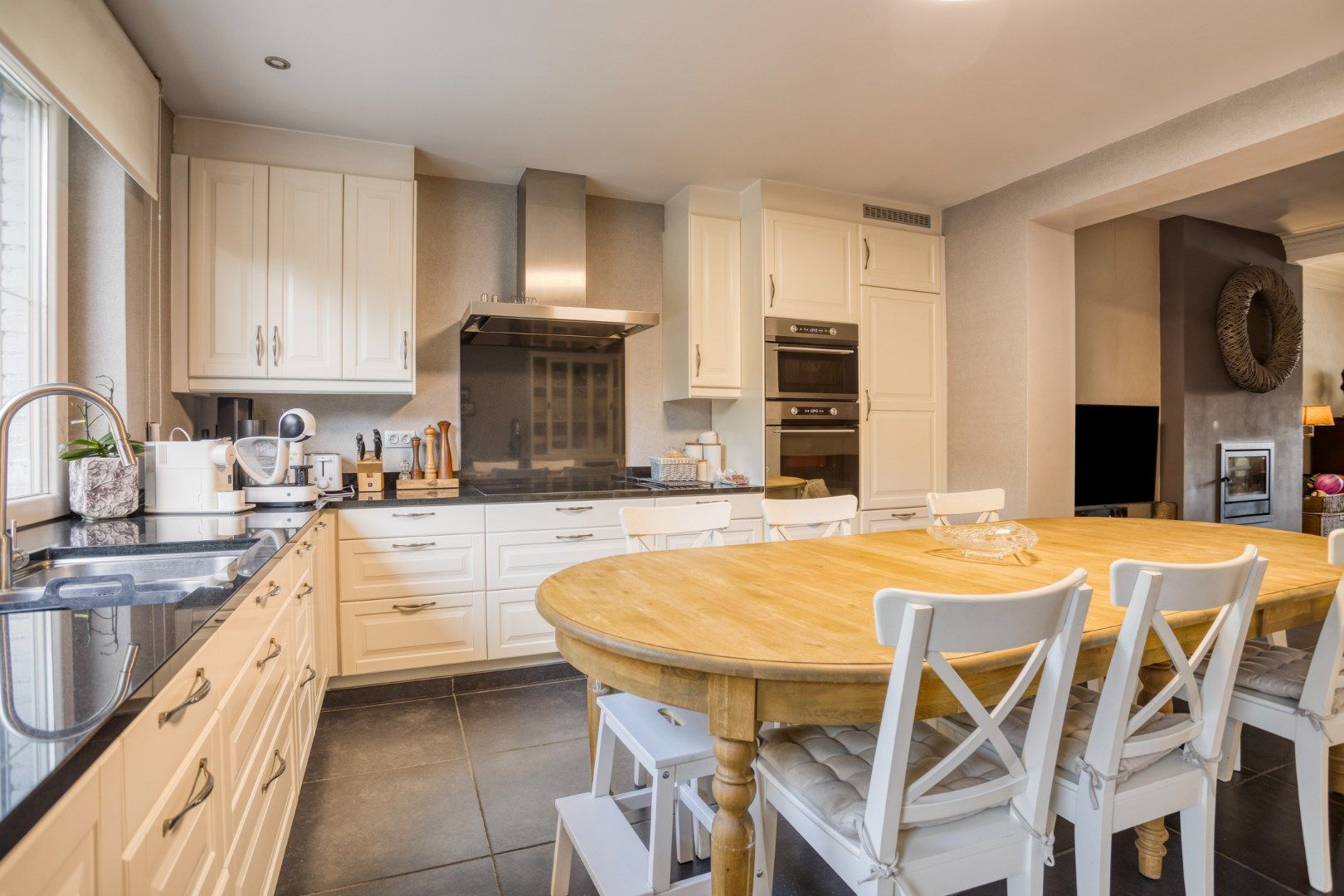 Instapklare woning aan het stadscentrum van Tongeren foto 9