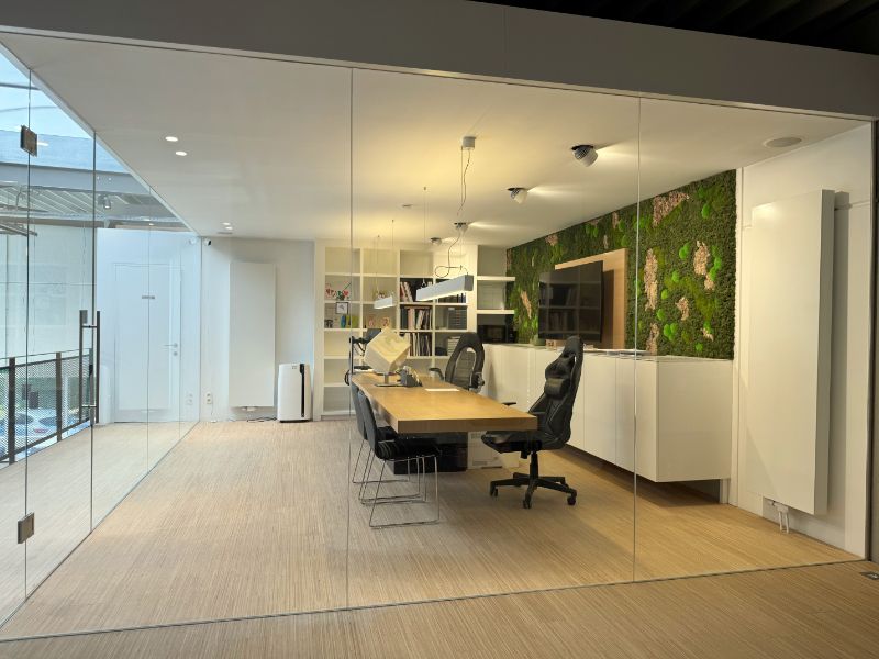 Showroom met kantoor en opslag te koop foto 6