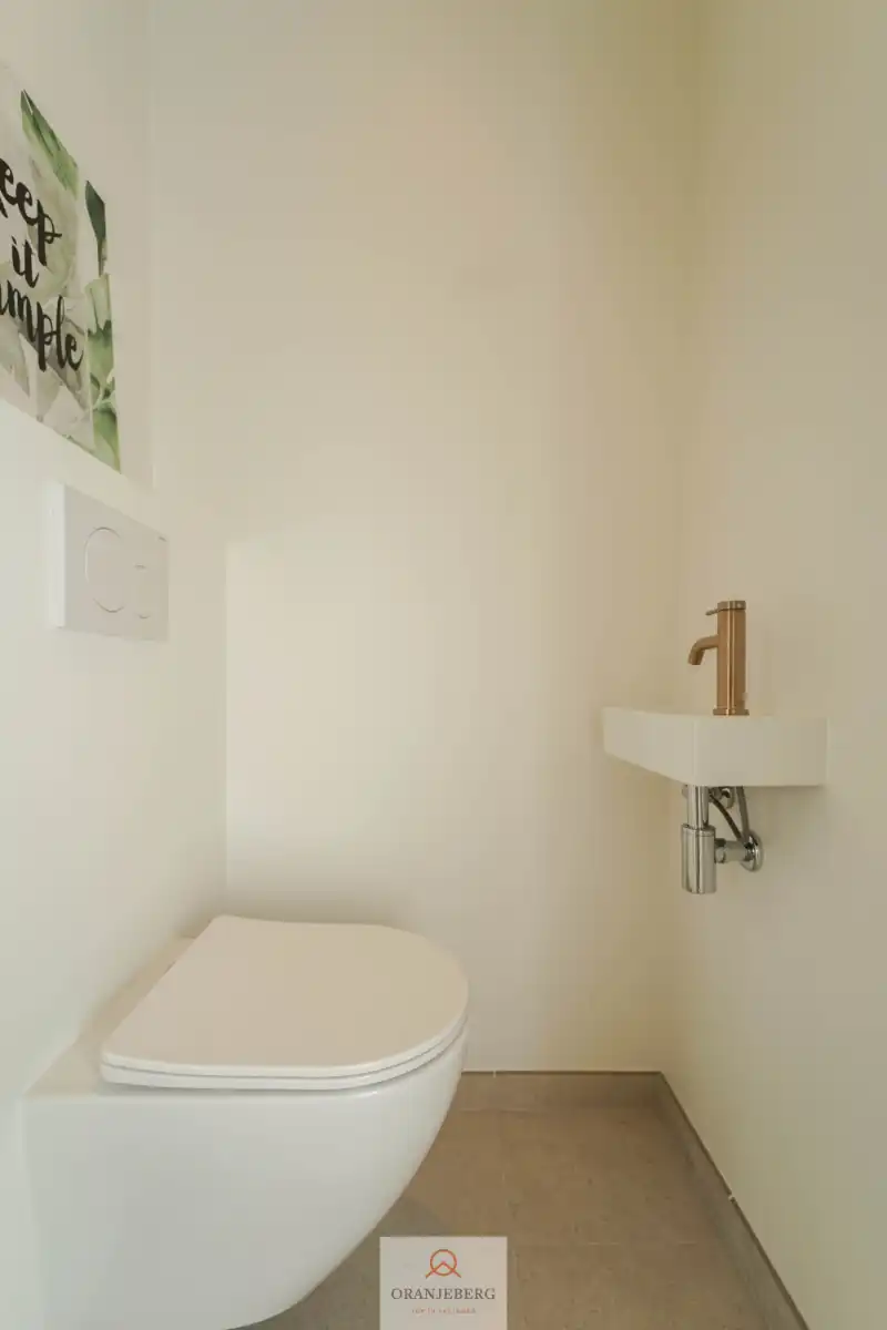 Gerenoveerd, energiezuinig 2 slpk appartement met terras! foto 22