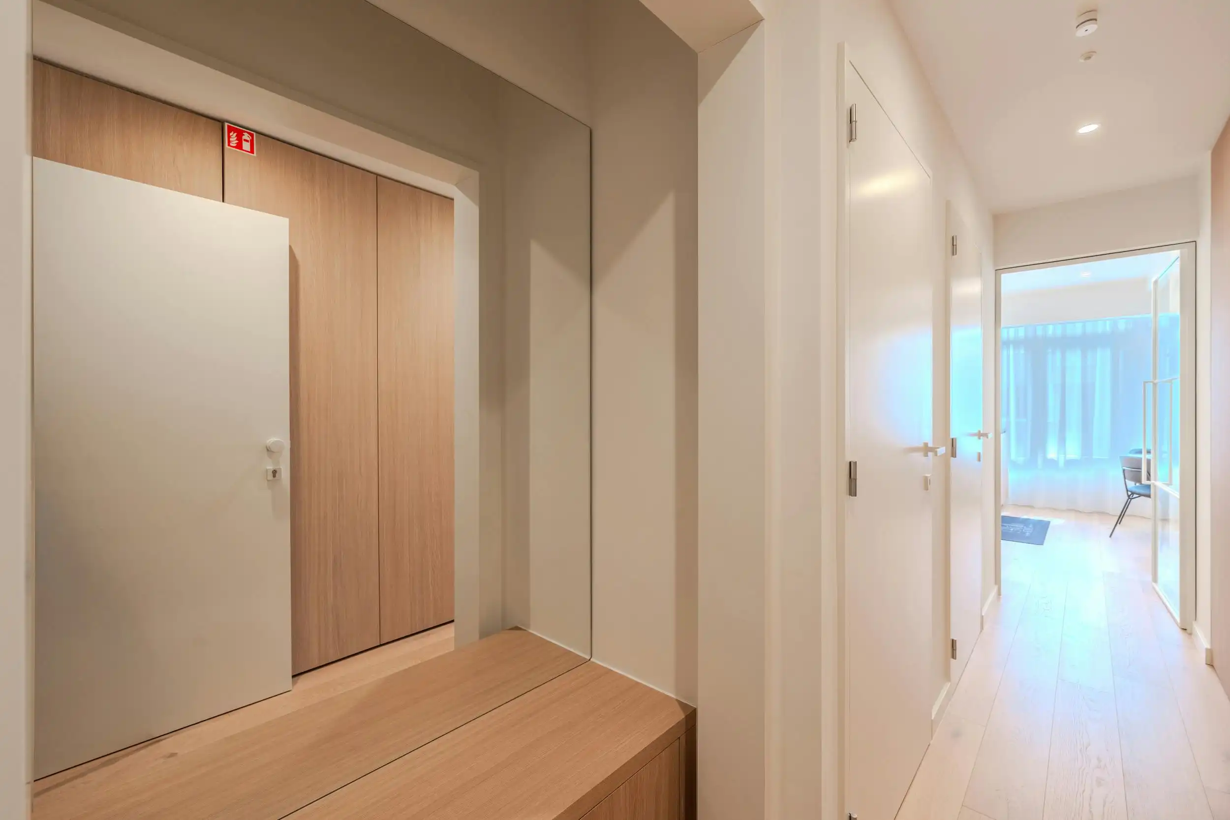 Fantastisch gerenoveerde studio met slaaphoek te Oostende foto 15