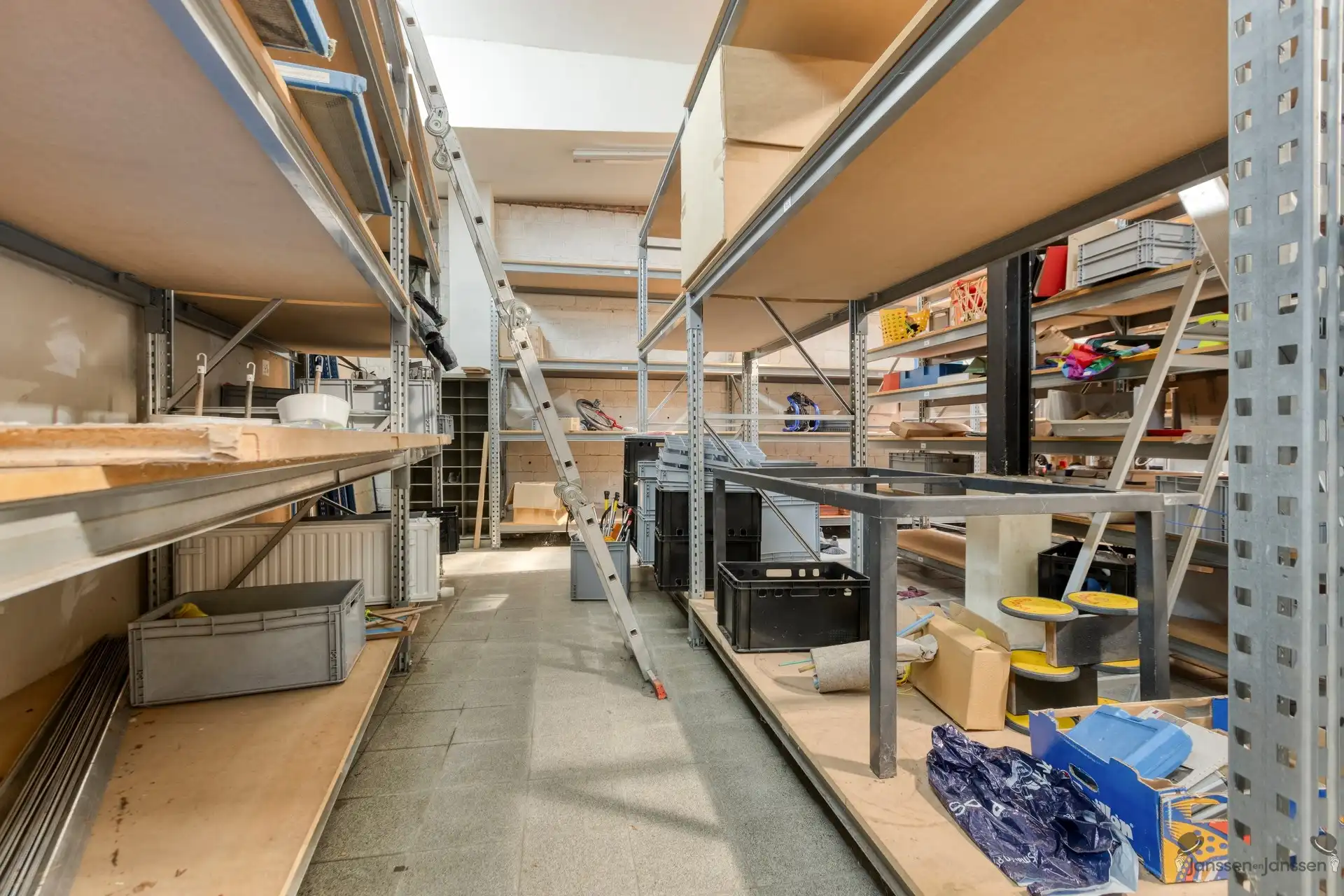 Commercieel handelspand met ruim appartement op toplocatie in Hasselt foto 5