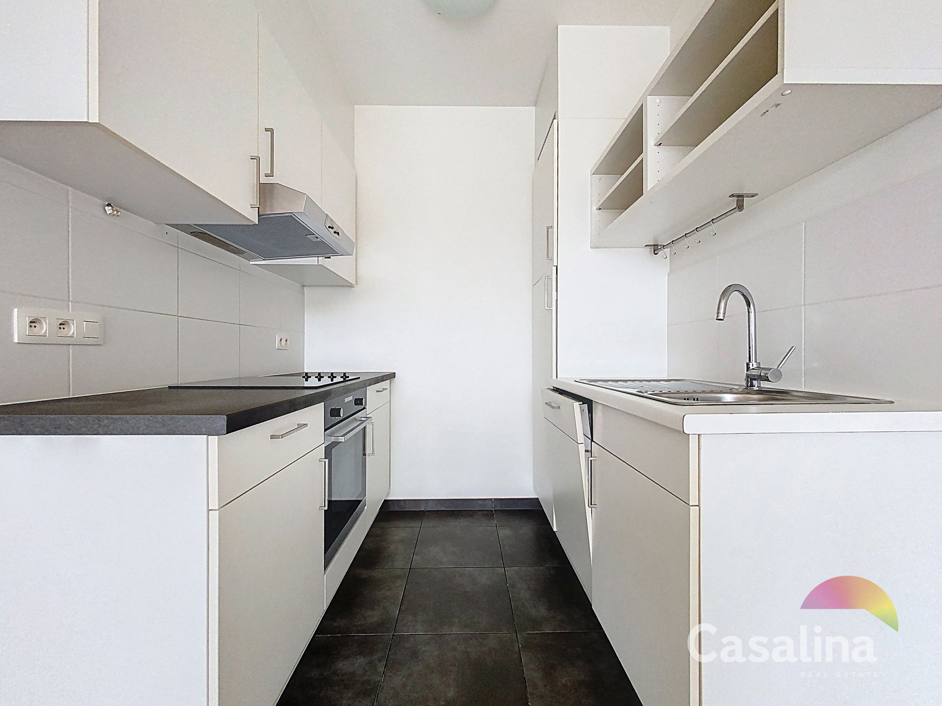 Mooi appartement van 64 m² met terras, kelder en garage foto 3