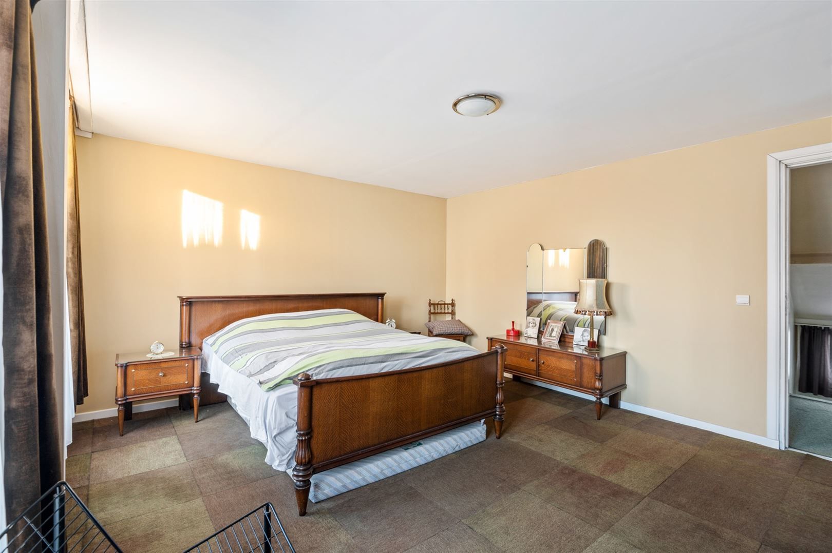 Te renoveren burgerwoning met 3 à 4 slaapkamers en tuin. foto 17