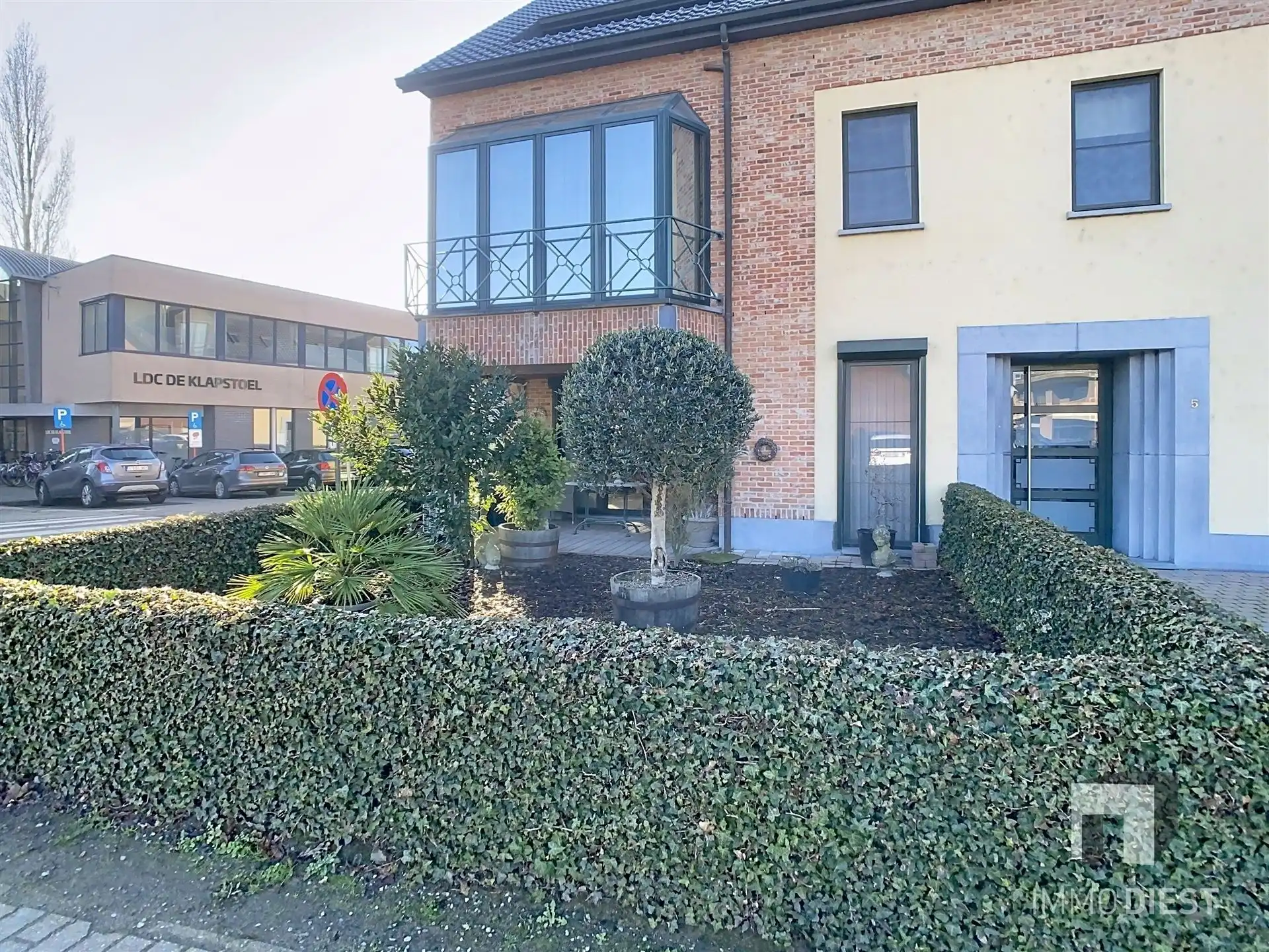 Topligging: gelijkvloers appartement mét garage en kelder foto 19