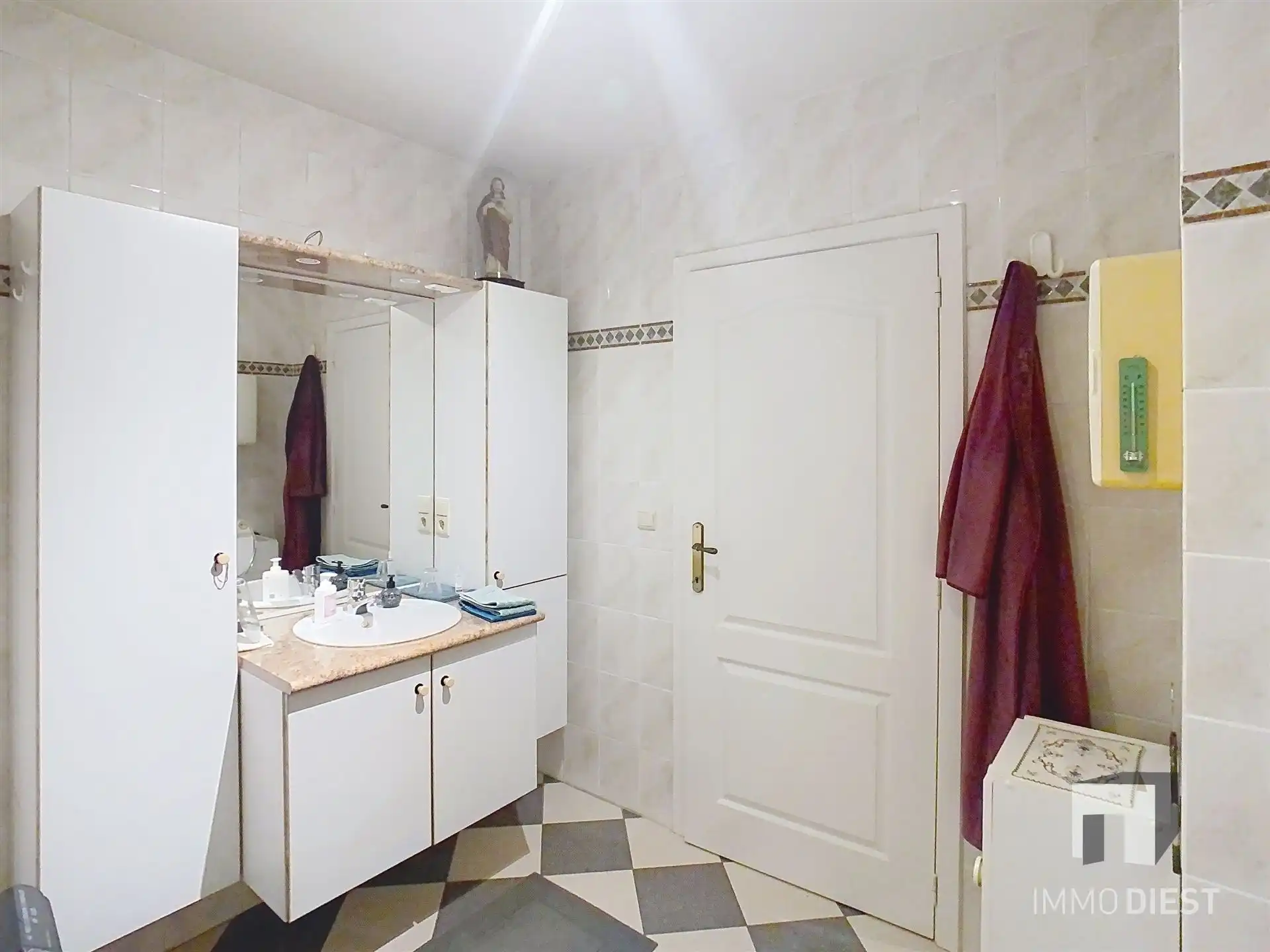 Topligging: gelijkvloers appartement mét garage en kelder foto 19