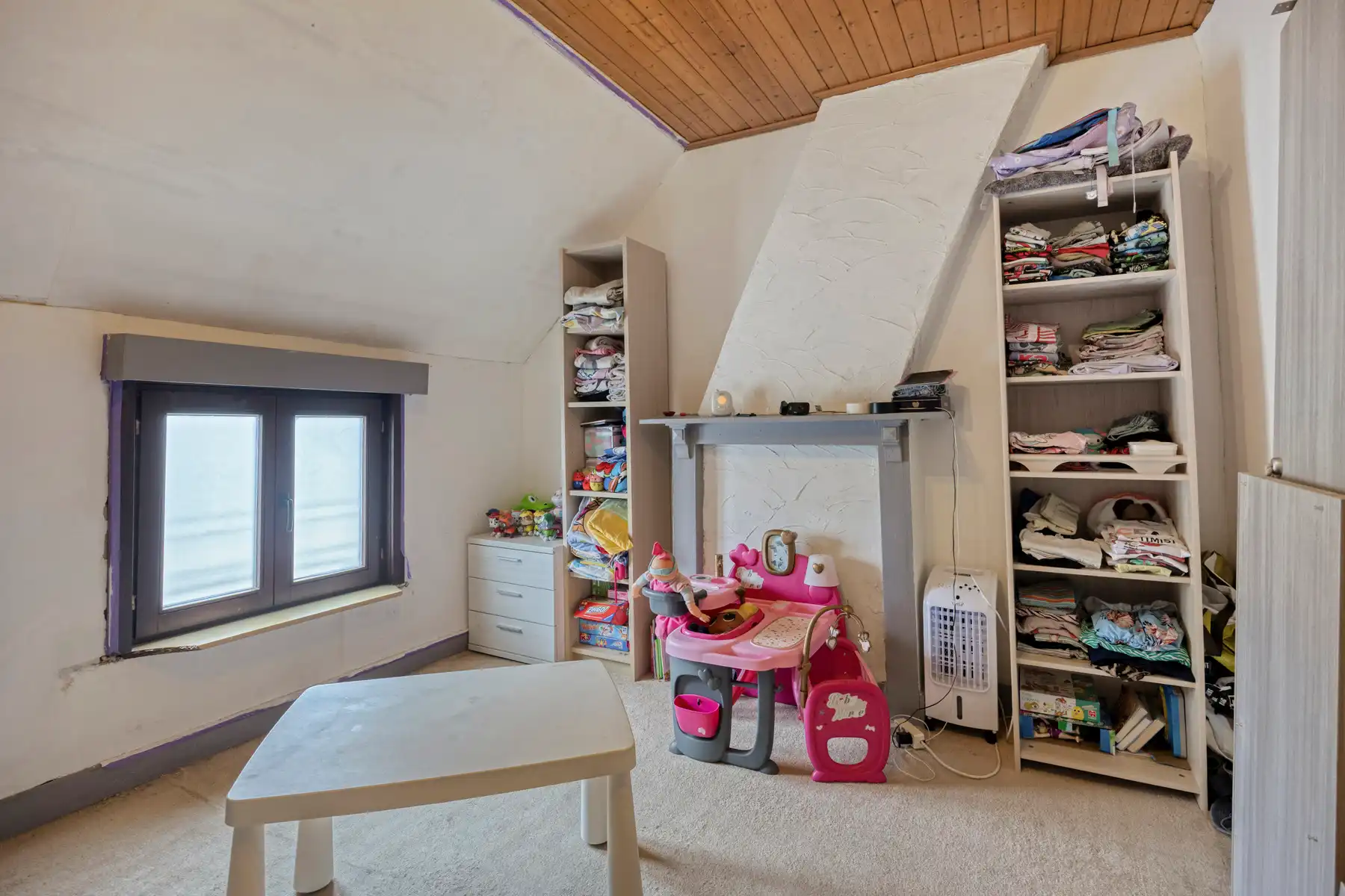 Rijwoning met 2 slaapkamers, tuin en parkeerplaats foto 8