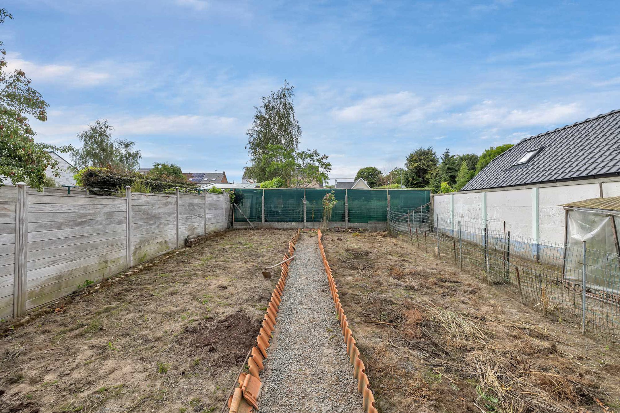 Verder te renoveren woning met garage en tuin te Okegem foto 21