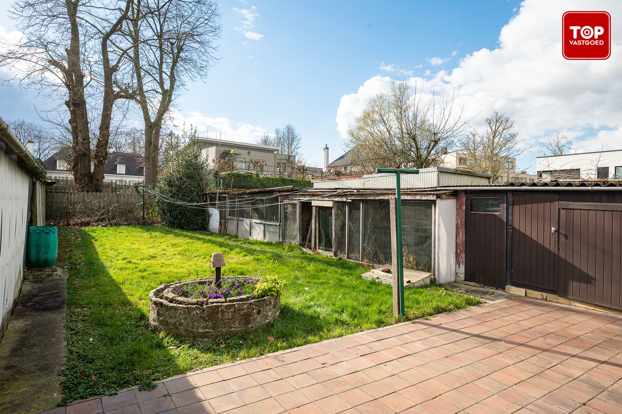 Totaal te renoveren woning met 4 slaapkamers en leuke tuin. foto 25
