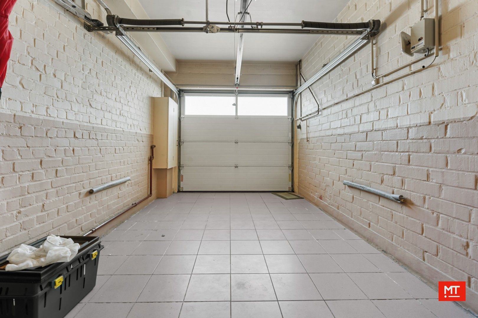 Kloeke, halfopen woning met 3 slaapkamers, tuin en garage in een rustige straat te Geluwe foto 9