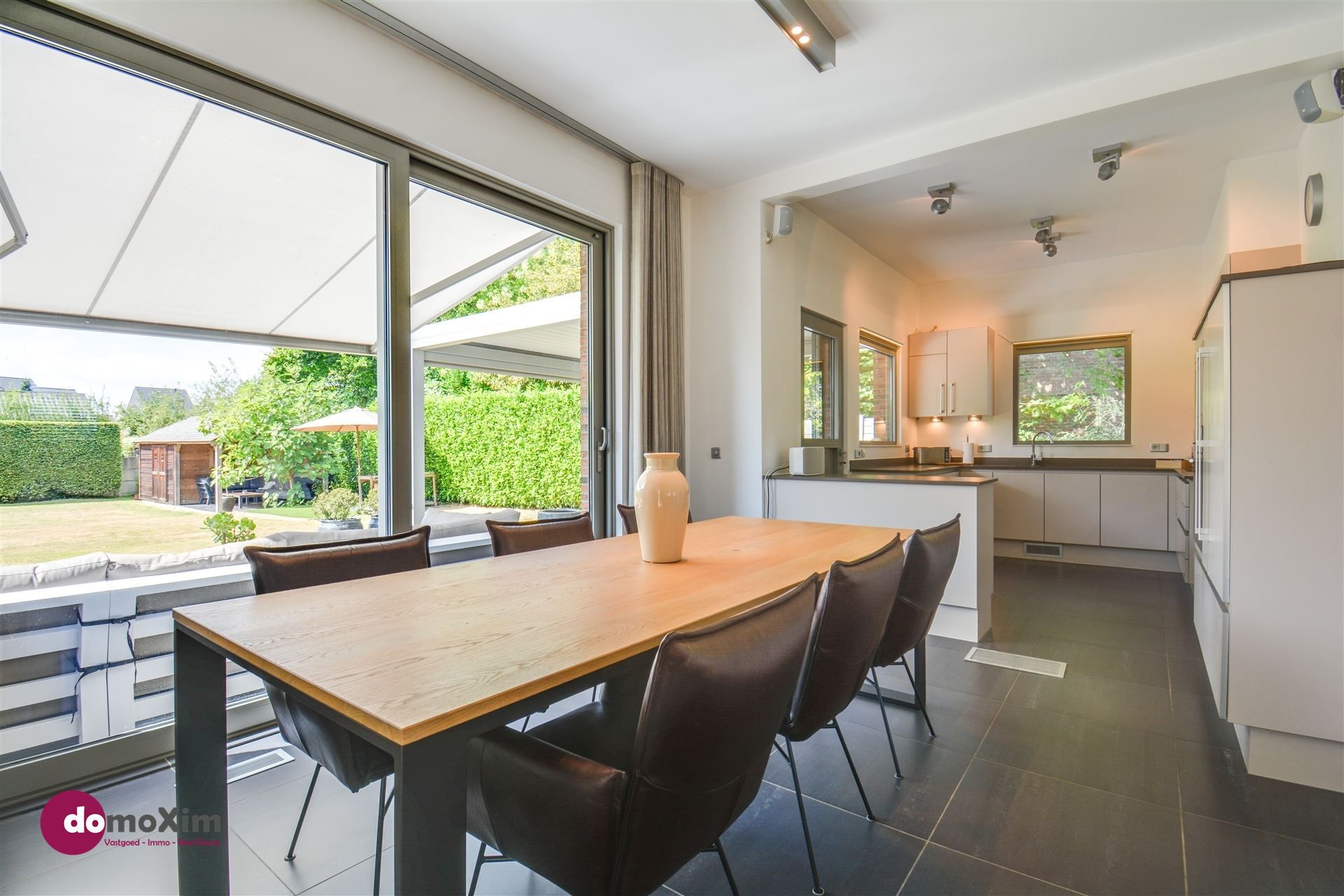 Speelse, vrijstaande woning met 384 m² woonplezier en een ZW-gerichte tuin vol privacy foto 7