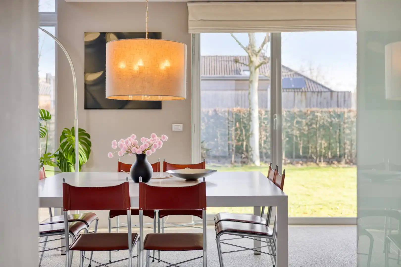 Moderne, ruim ingedeelde woning op een mooi perceel van 13 are met zwembad. foto 10