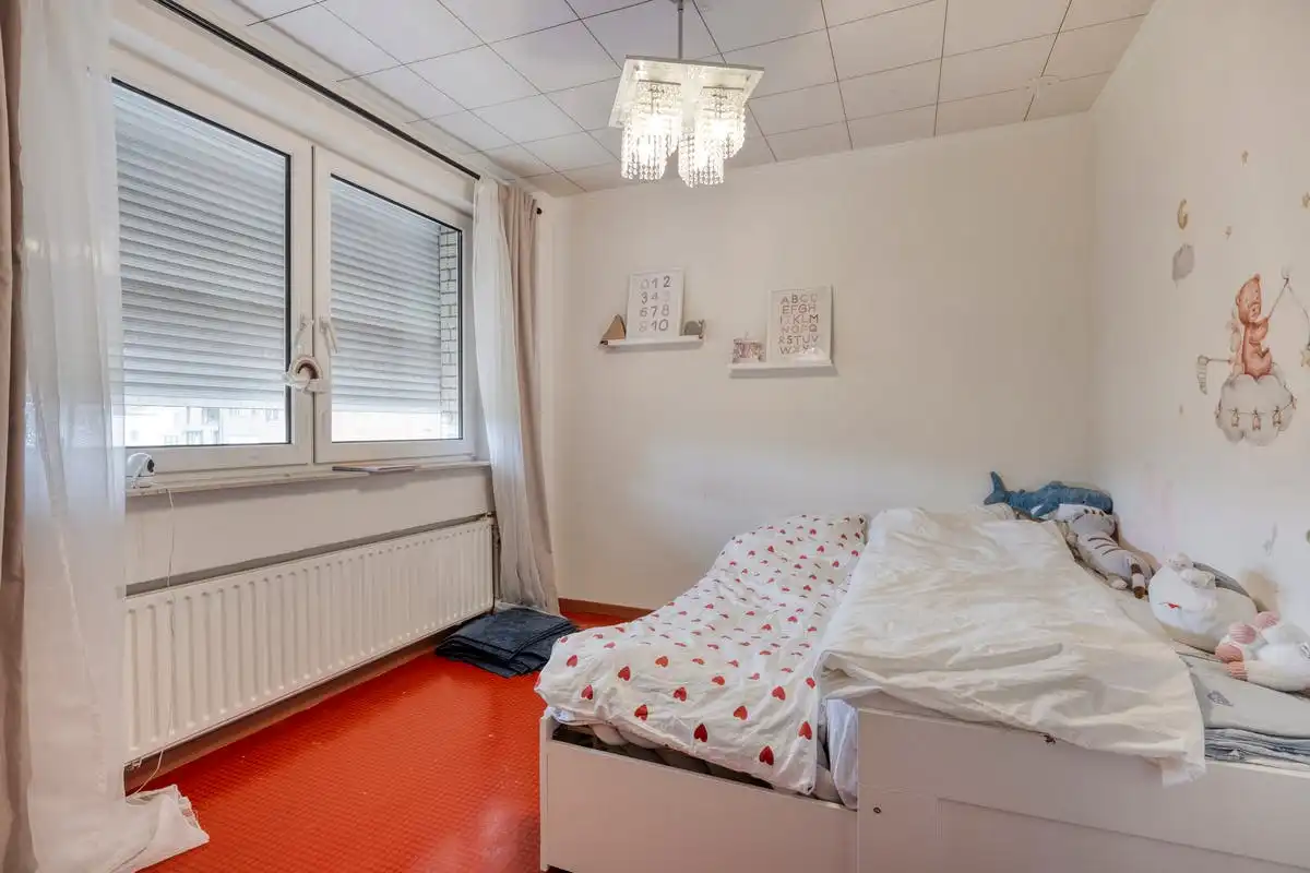 Ruime gezinswoning met garage en zonnige tuin in Strombeek-Bever foto 14