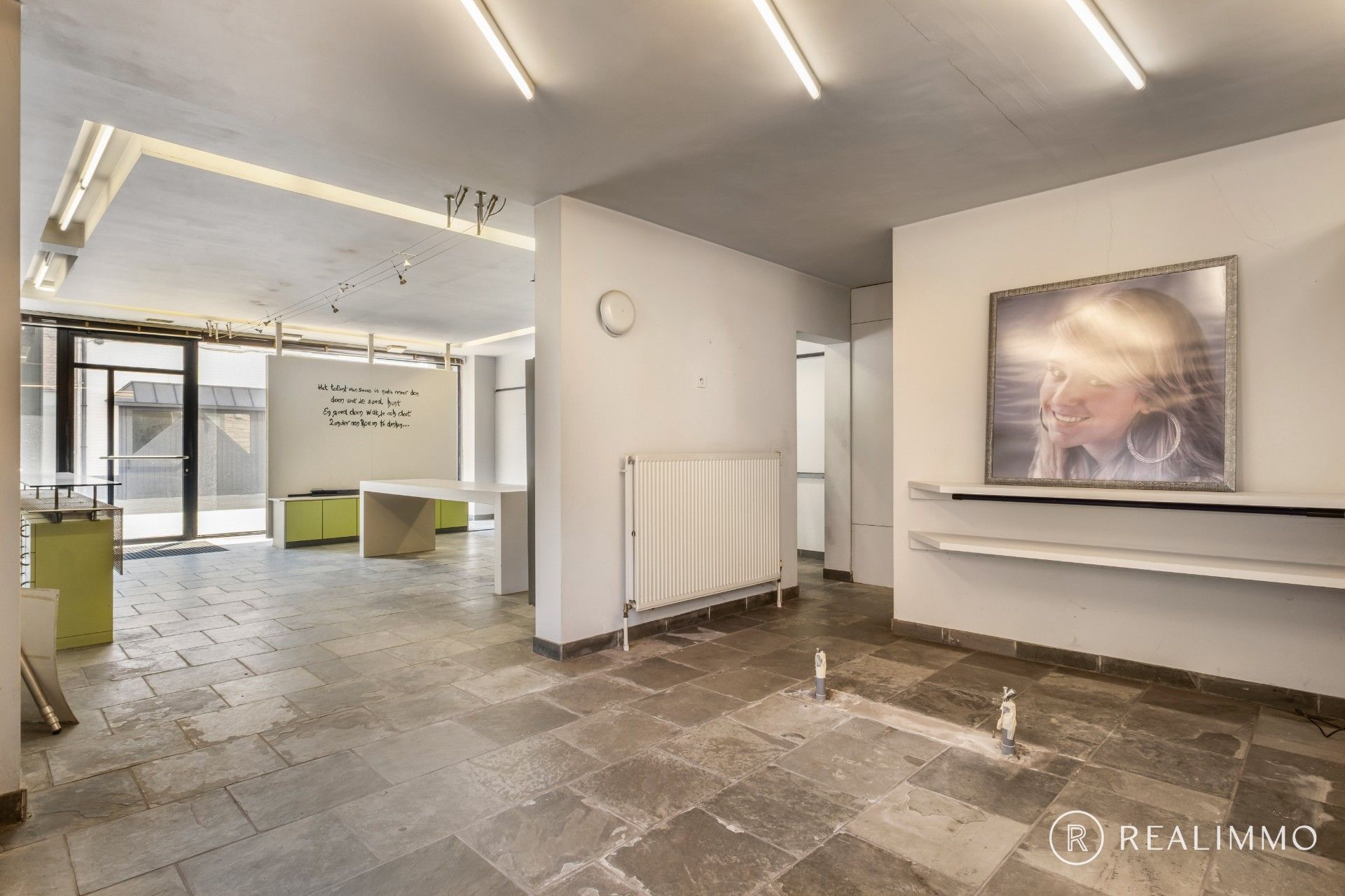 Uiterst commercieel gelegen handelswoning foto 5