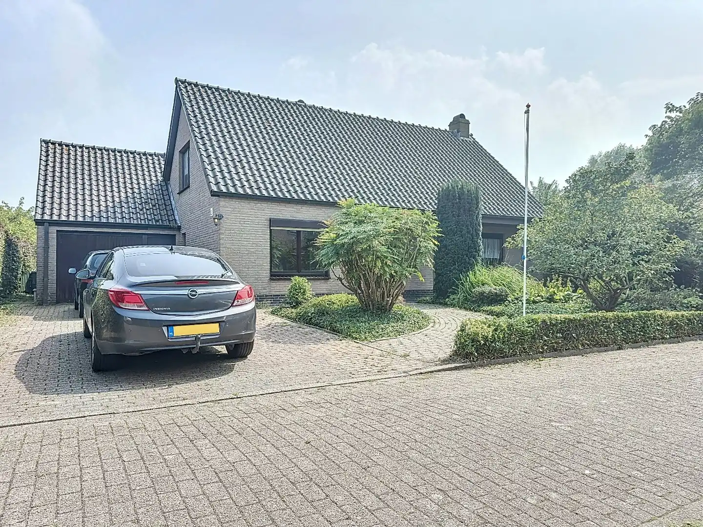Ruime semi-bungalow in centrum Sluis  foto 2