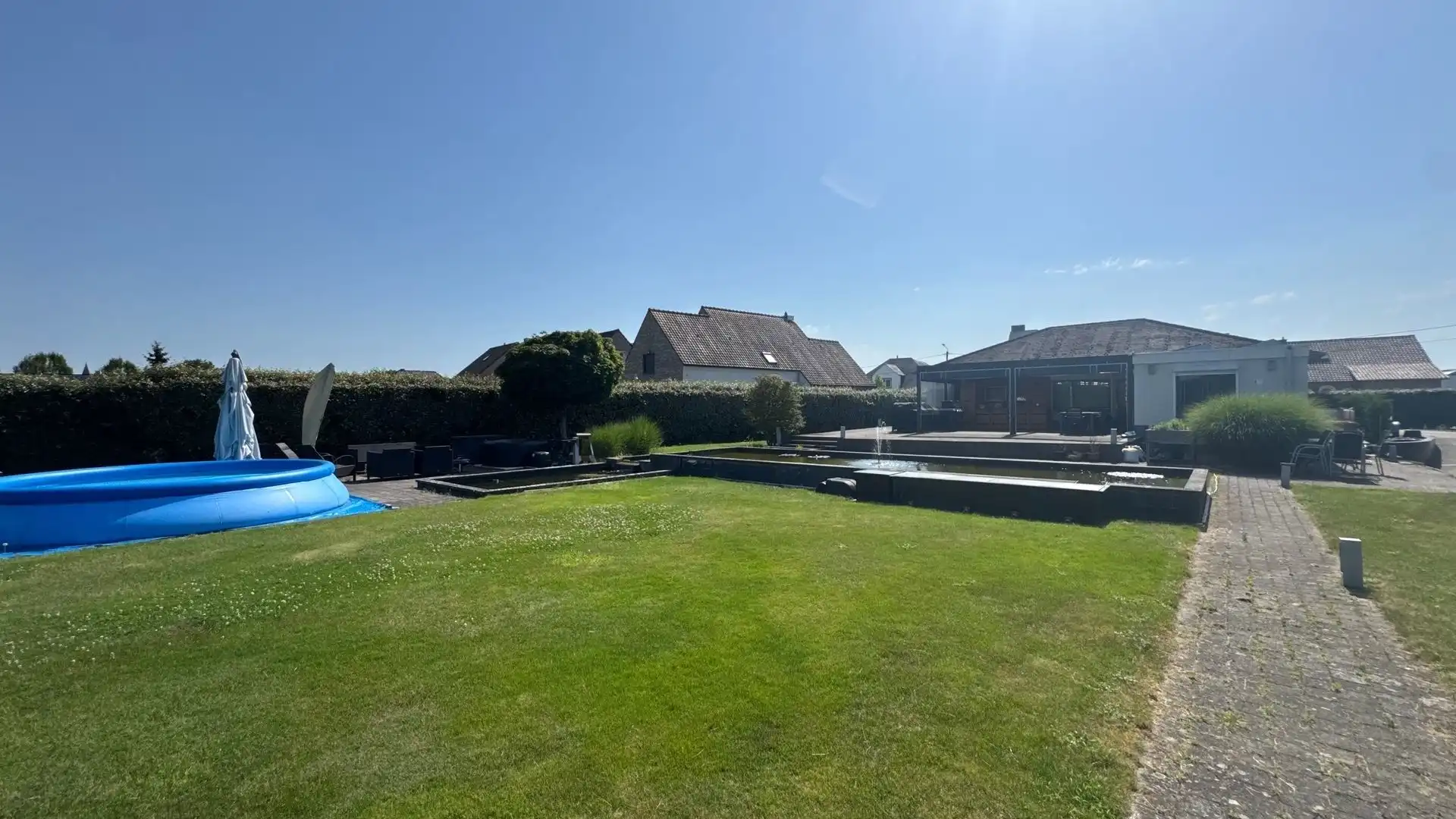 Vrijstaande gelijkvloerse woning op een perceel van 18a30ca. foto 30