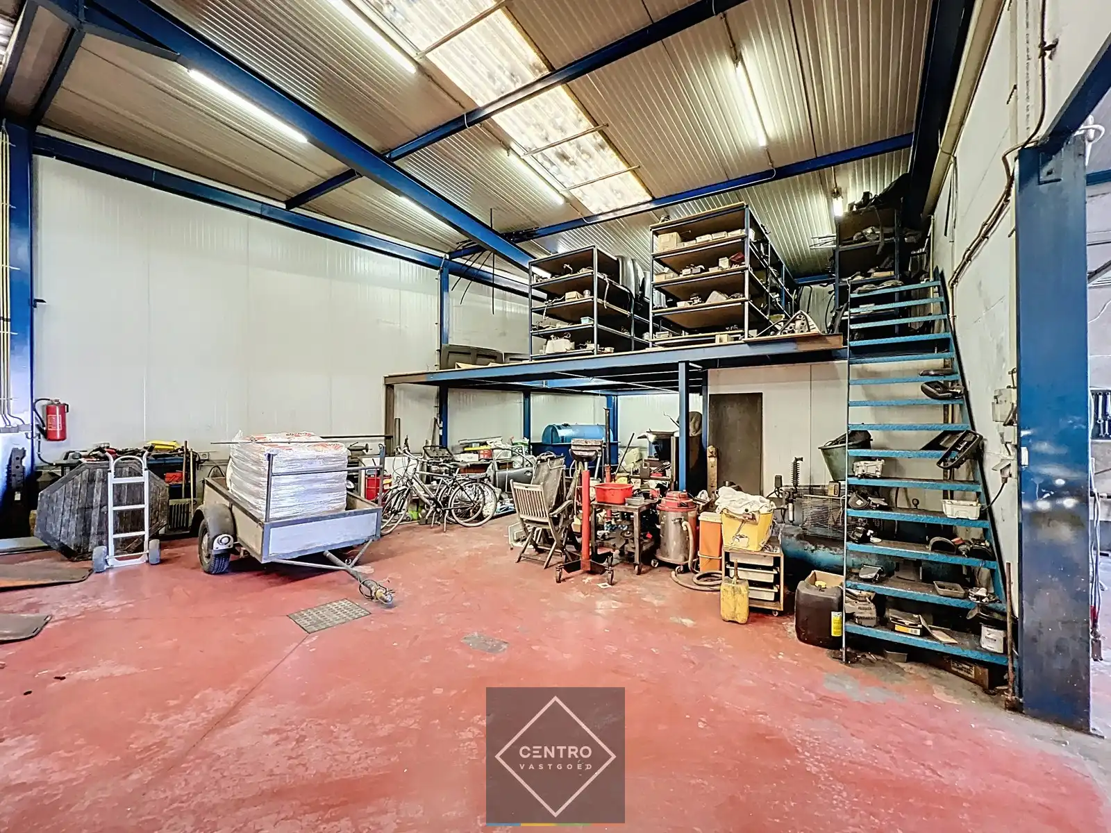 Commercieel gebouw (460m²) met verhard buitenterrein (heden AUTOWERKPLAATS) met uitbreidingsmogelijkheden en VEEL PASSAGE ! foto 12