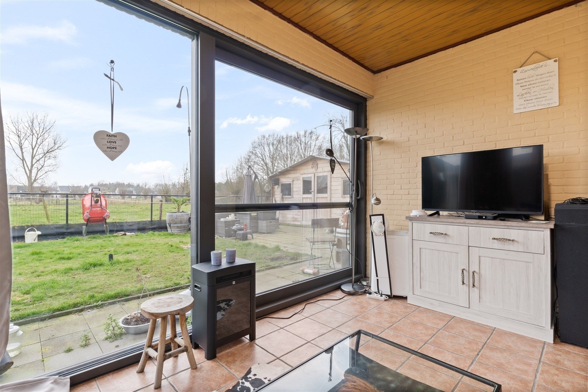 Ruime open bebouwing in landelijke straat op 595 m². foto 18