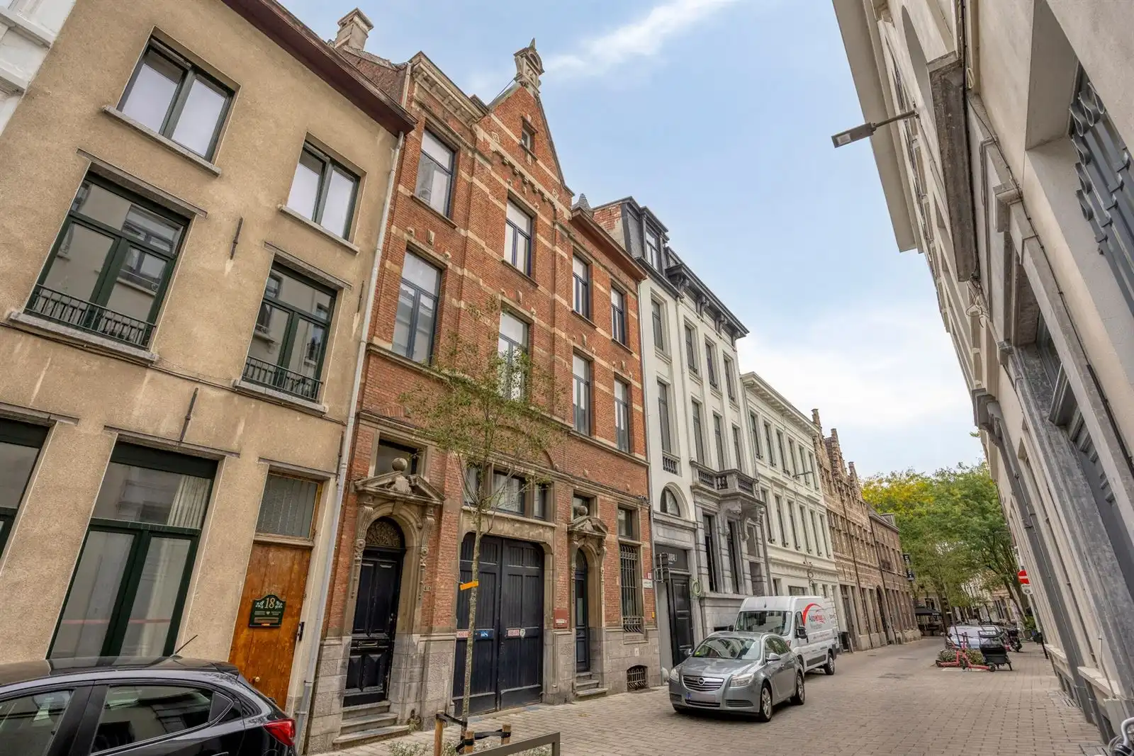 Sudio in gegeerde buurt foto {{pictureIndex}}