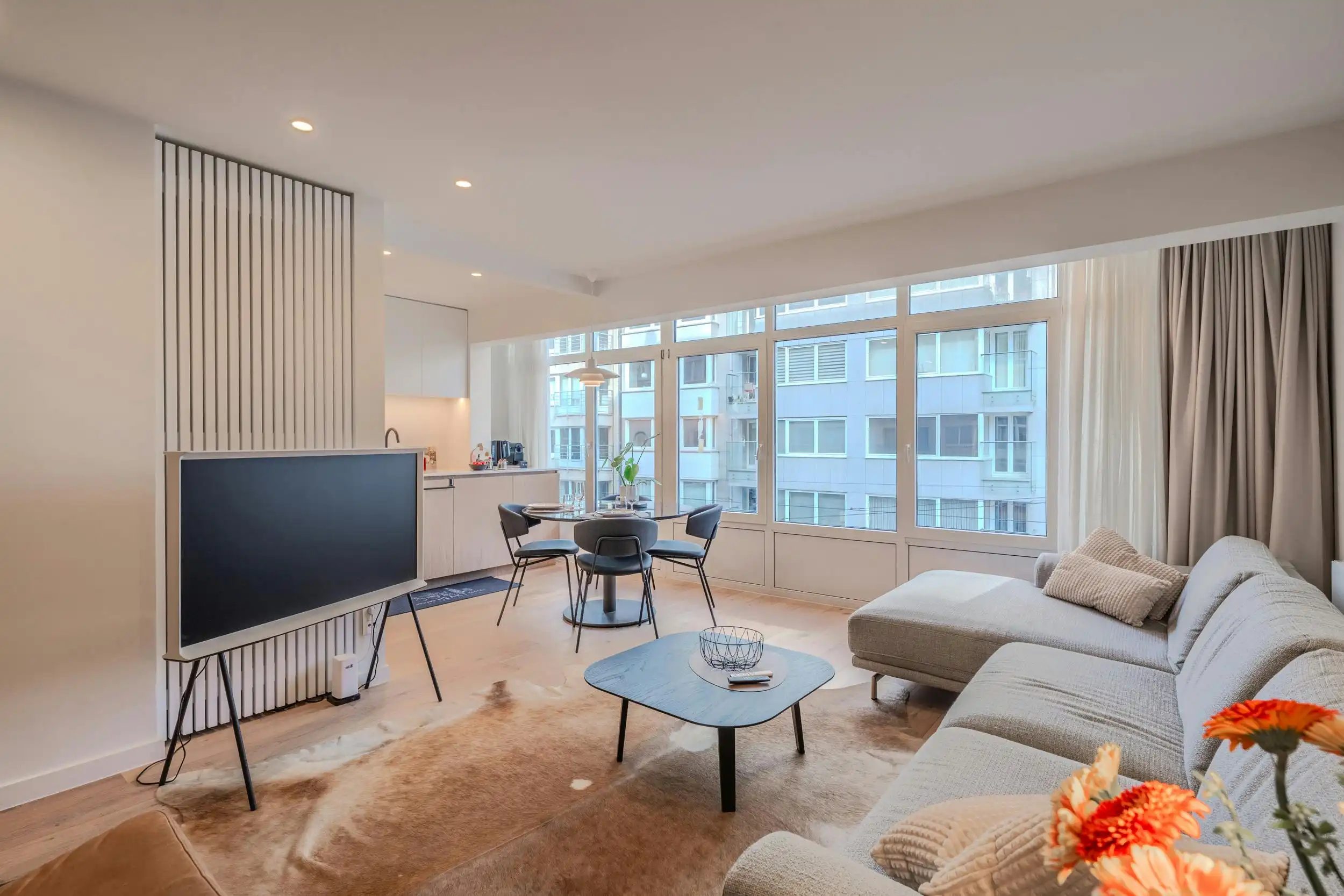 Fantastisch gerenoveerde studio met slaaphoek te Oostende foto 2