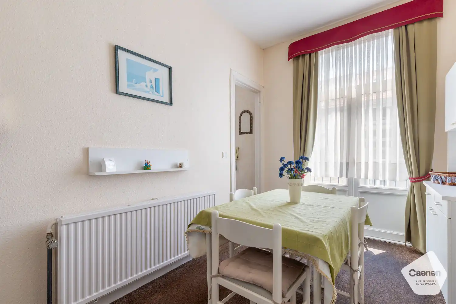 Te renoveren tweeslaapkamerappartement nabij het centrum en het strand foto 5