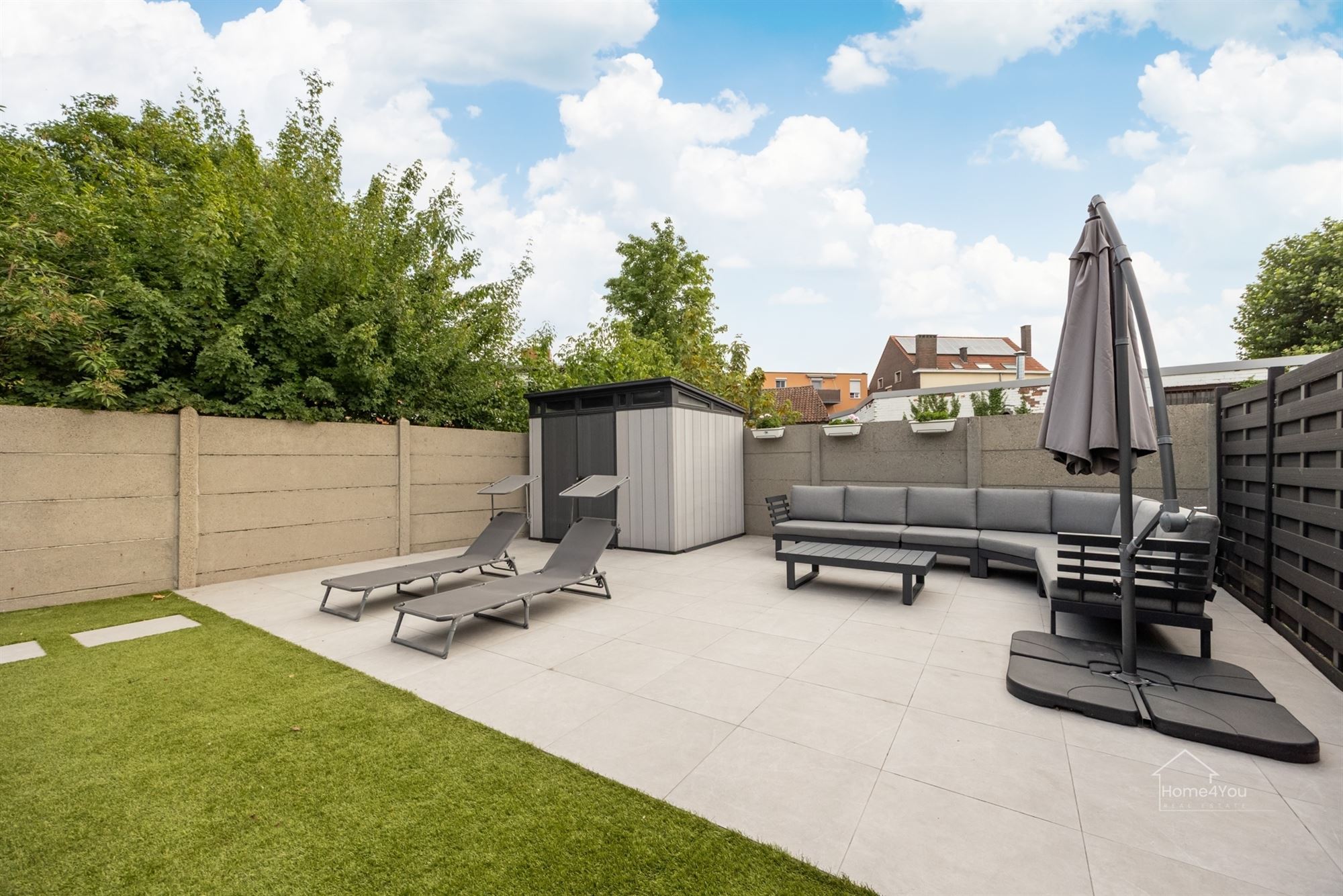 Gelijkvloers appartement met zeer grote tuin foto 13