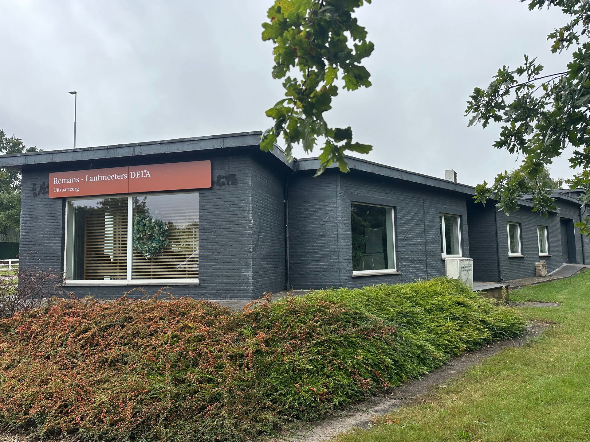 Commercieel te huur foto {{pictureIndex}}