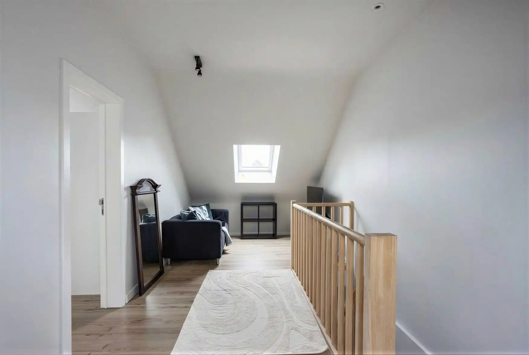 Volledig gerenoveerde gezinswoning met tuin in Drongen foto 14