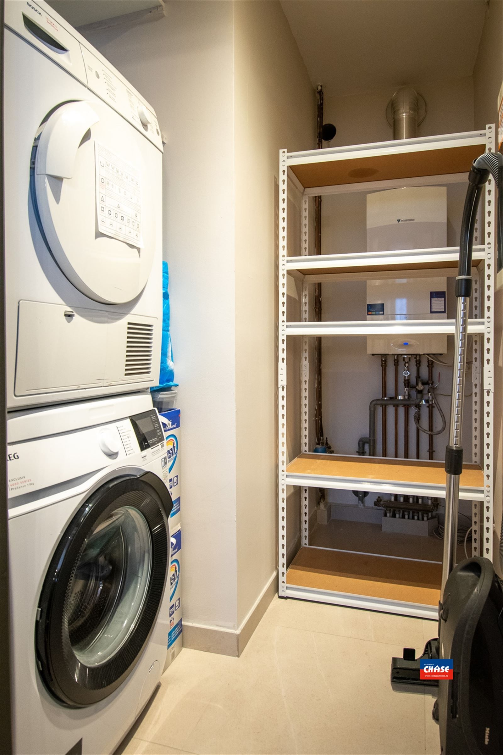 Modern appartement met 2 slpks, terras + garage foto 17