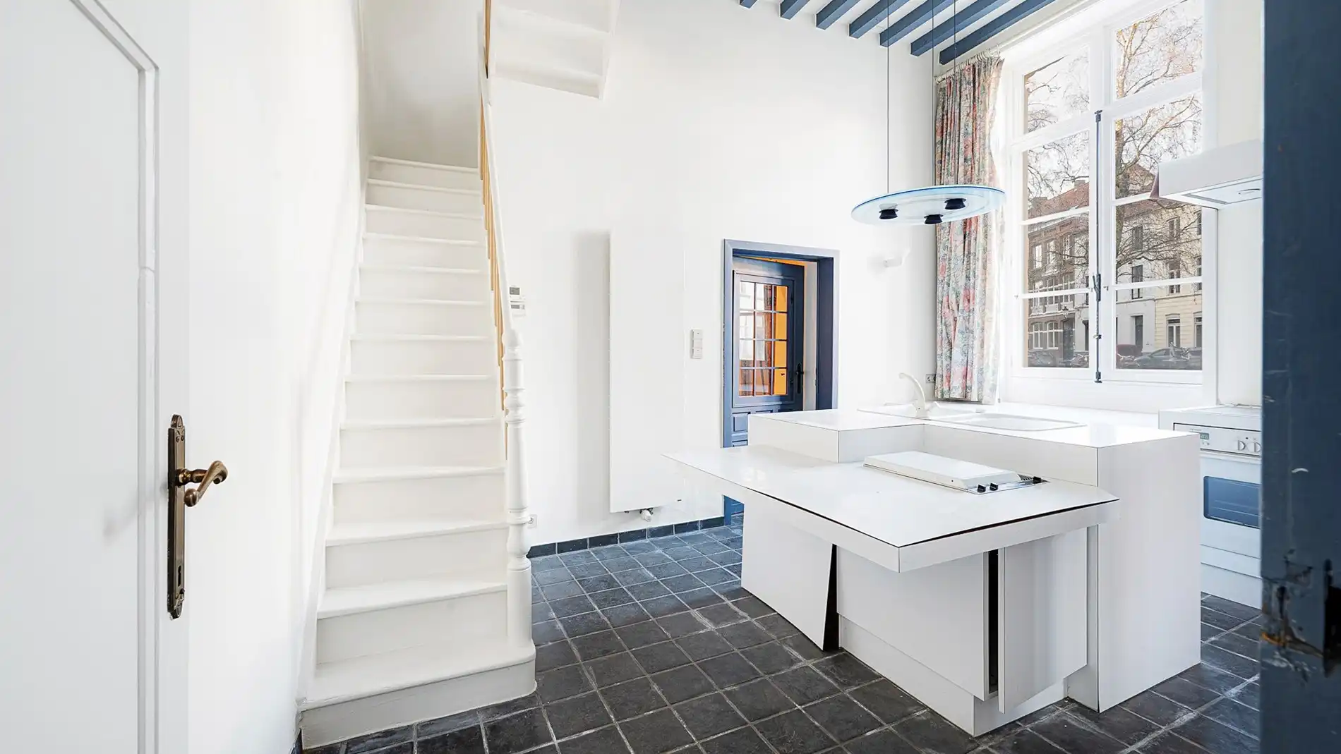 Charmante woning aan het Sint-Annaplein te Brugge foto 8