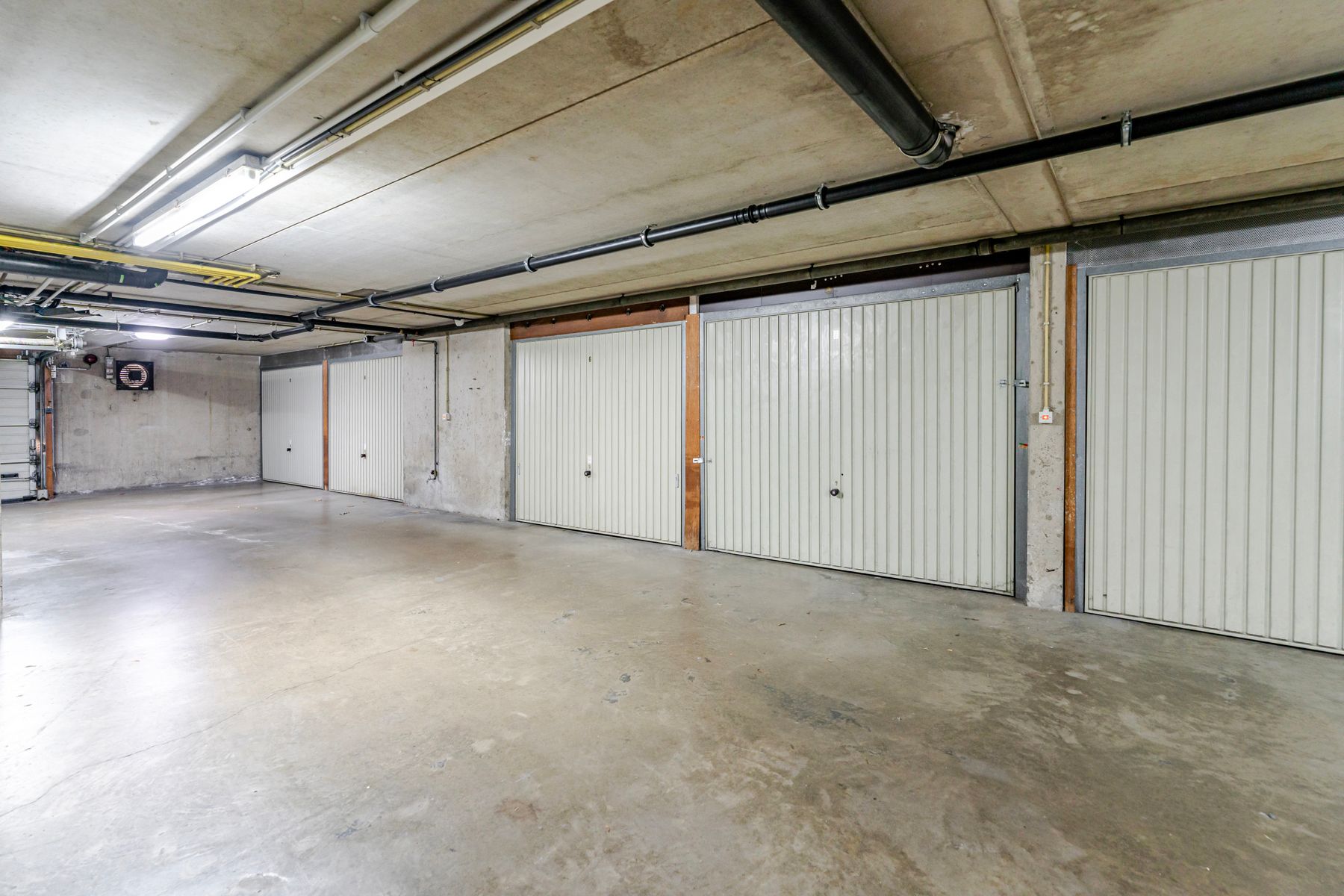 Duplex met ruim terras & EPC B aan de rustige stadsrand foto 14