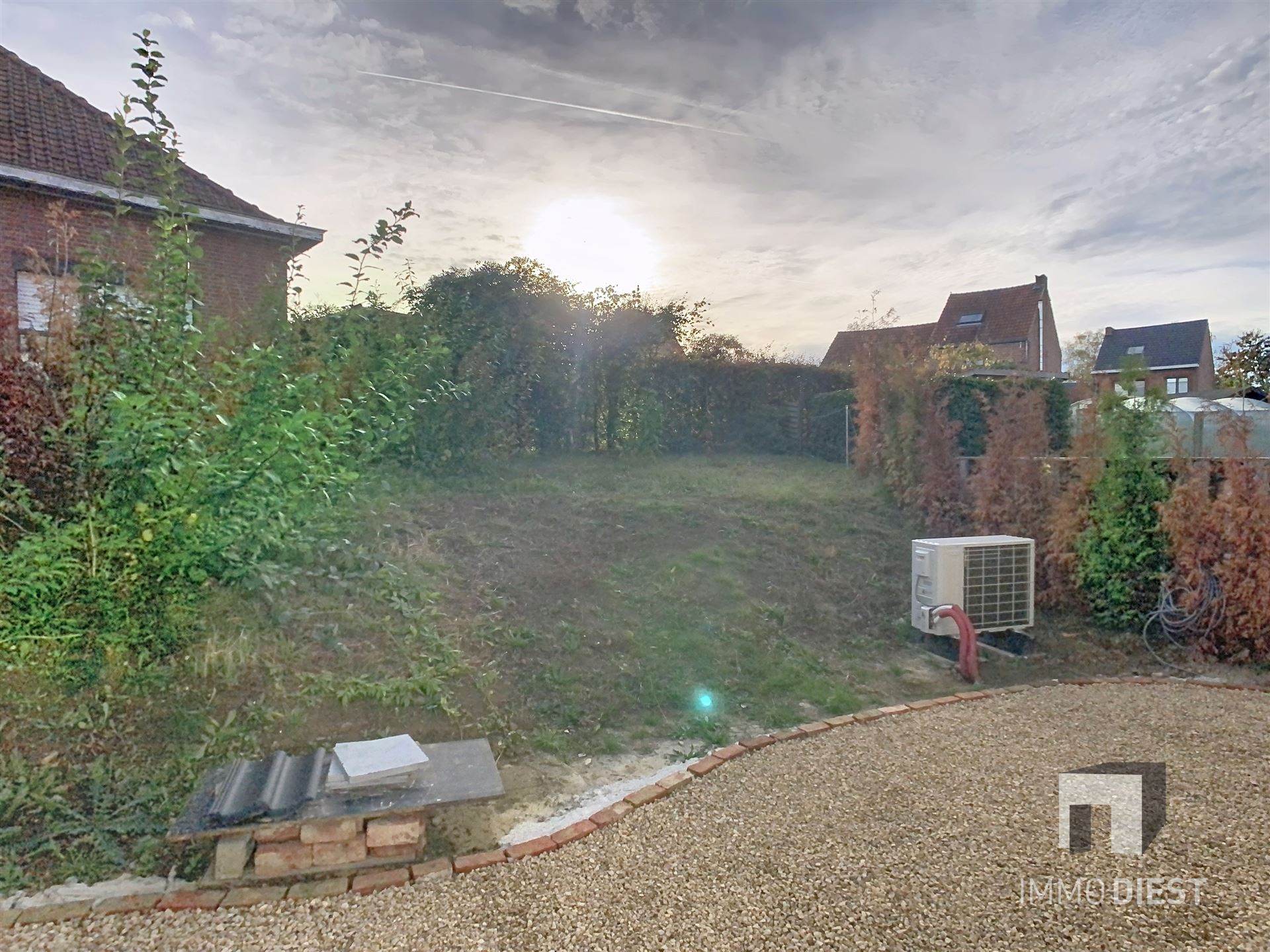 Charmante energiezuinige nieuwbouwwoning met zonnige tuin in hartje Zichem. foto 28