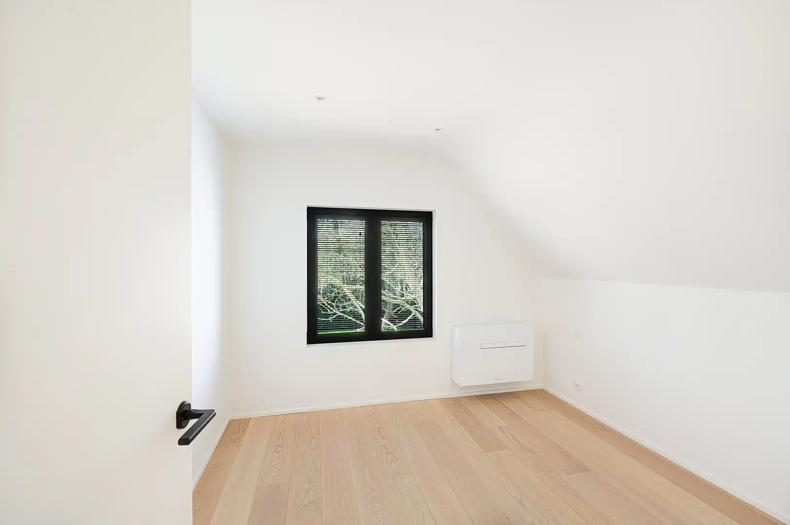 Prachtig gerenoveerde villa, rustig gelegen in een residentiële omgeving aan de rand van Knokke. foto 25