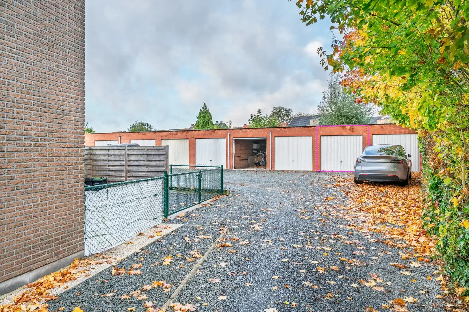 Ruim en lichtrijk appartement met garage foto 19