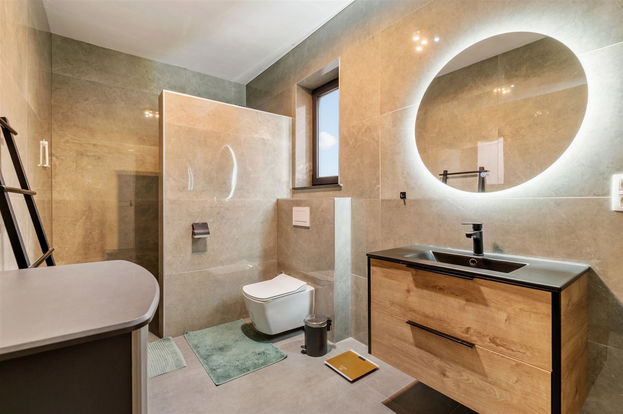 PERFECT ONDERHOUDEN GELIJKVLOERS APPARTEMENT MET 3 SLAAPKAMERS EN PRIVATE TUIN VAN 8A90CA TE KORSPEL foto 17