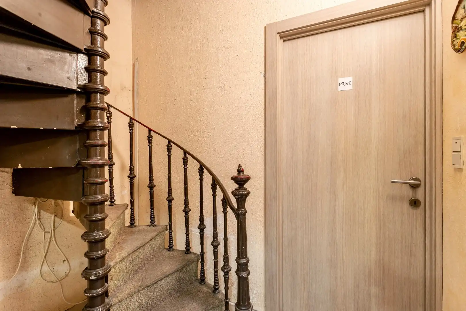 Handelspand met woonst te Halle-centrum foto 11