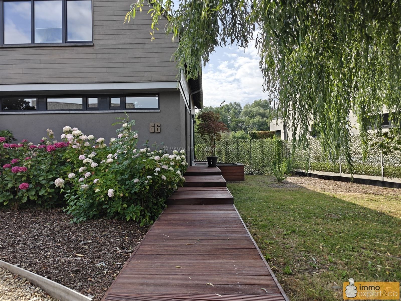 TERNAT: Residentieel gelegen villa met 5 slpks foto 3
