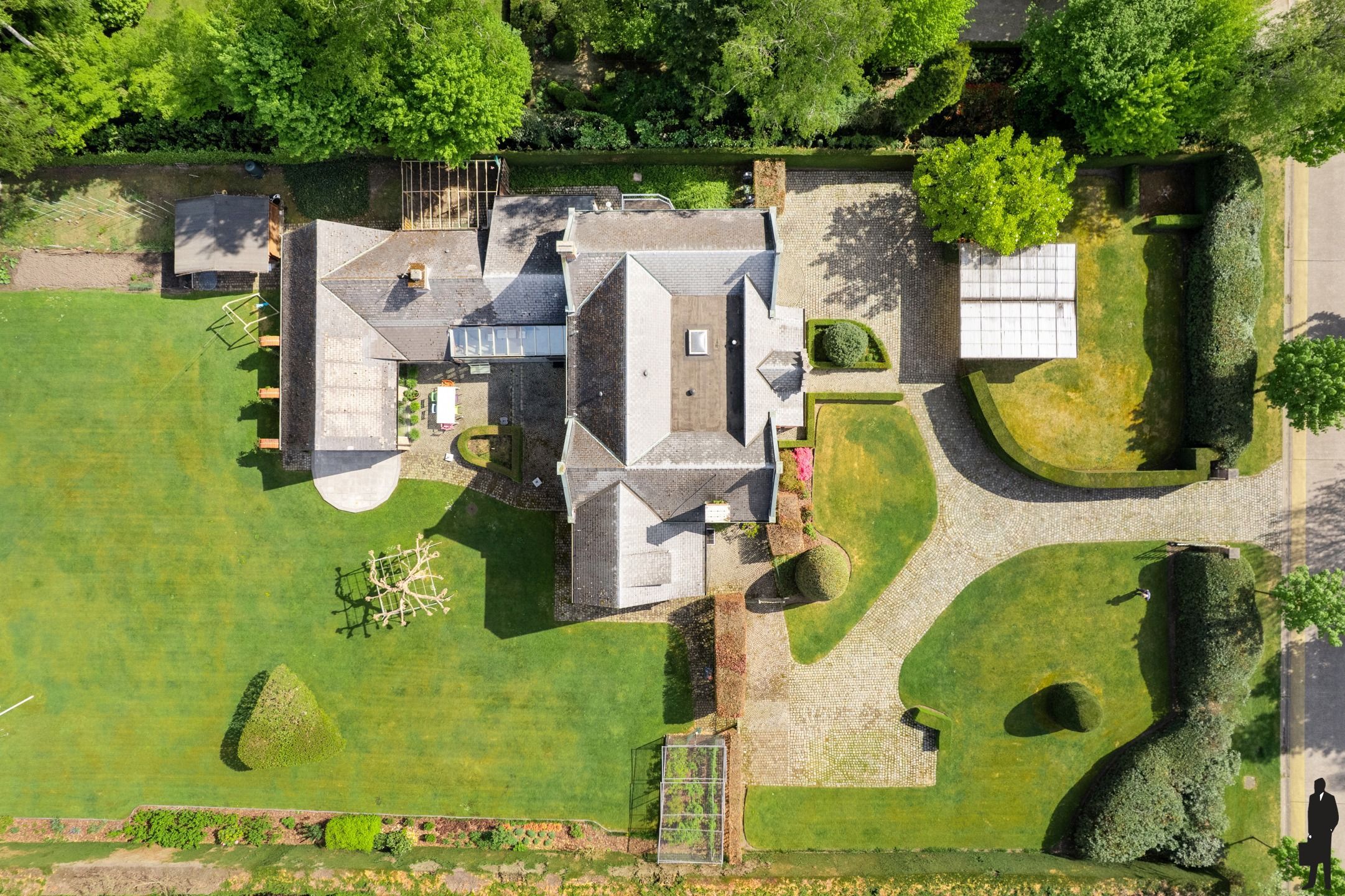 Exclusieve villa met conciërgewoning op 4.102m² foto 34