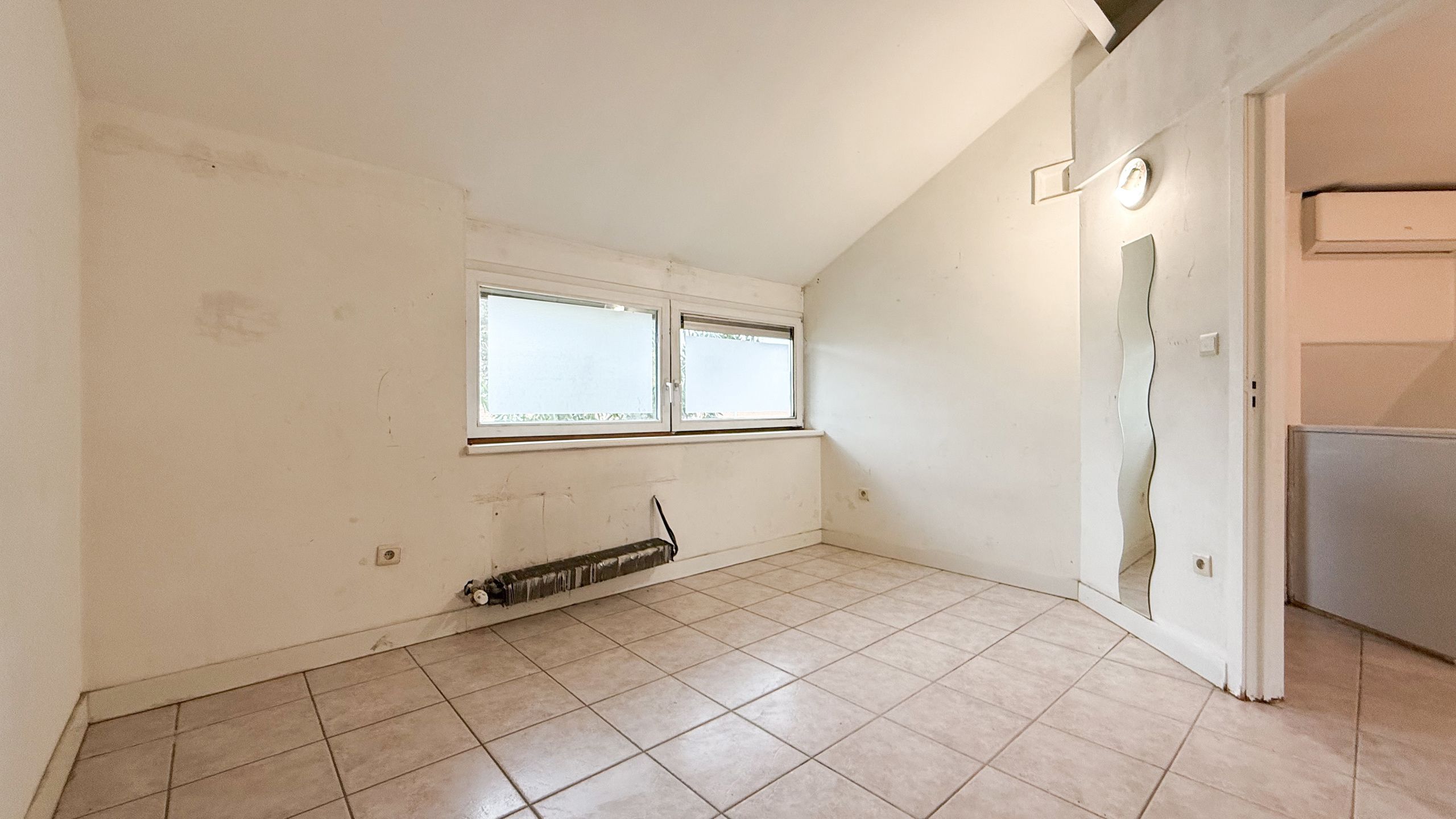 Te renoveren woning met grote tuin in doodlopende straat! foto 30