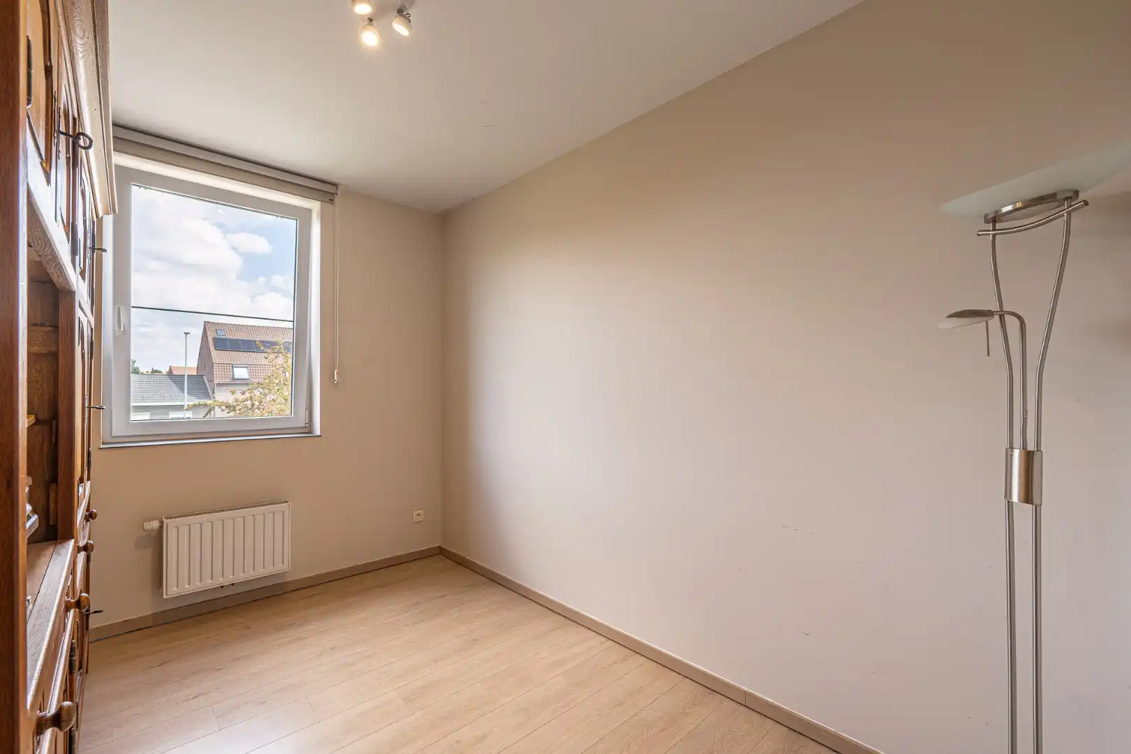 Recent, instapklaar appartement met 2 slaapkamers, terras en overdekte staanplaats in Lauwe foto 11