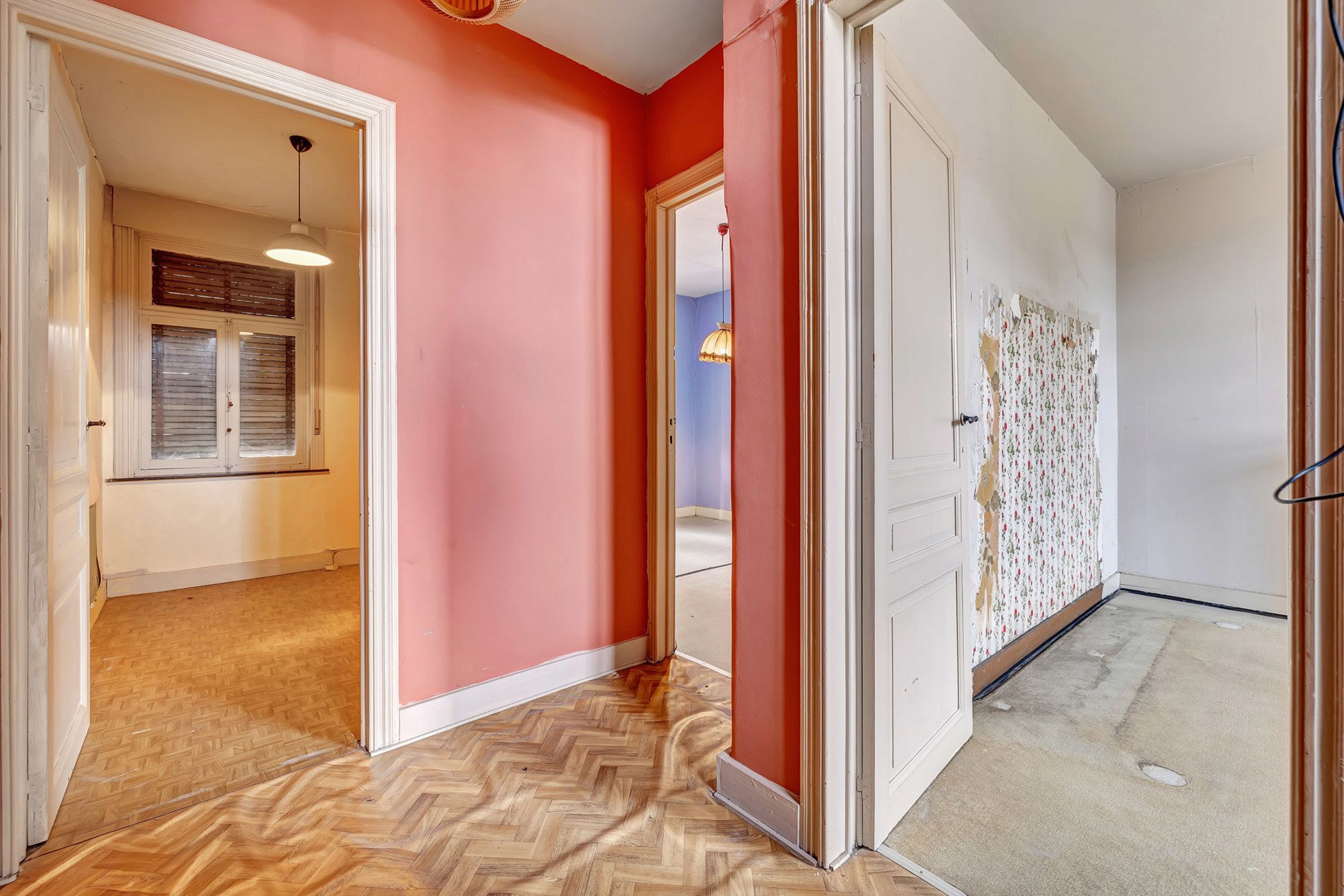 Charmante te renoveren woning met 4 slpks en tuin foto 13
