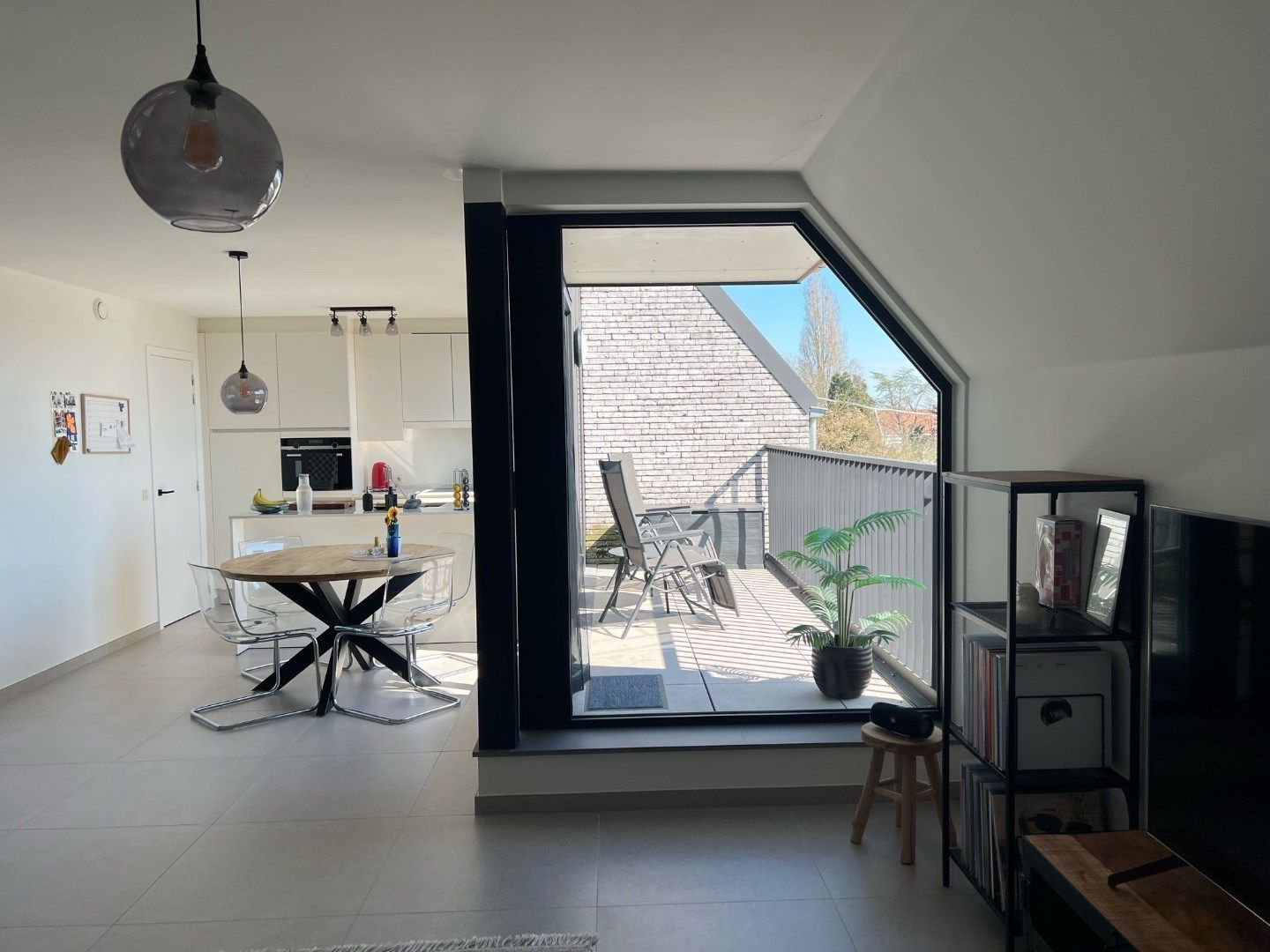 Recent appartement met groot zuid-gericht terras, staanplaats en drie kamers. foto 28