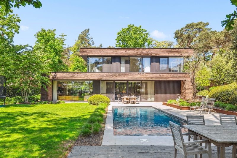 Exclusieve architecturale moderne villa van 532m² op 15 are foto {{pictureIndex}}