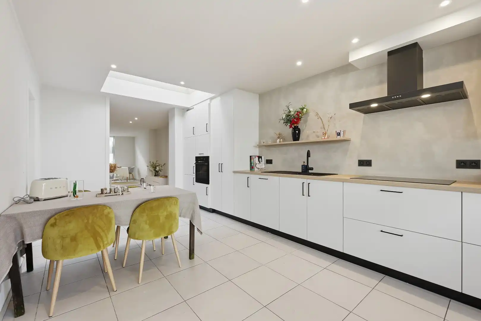 Luxueus gerenoveerde gezinswoning met uitweg, EPC B en 3 slaapkamers foto 11