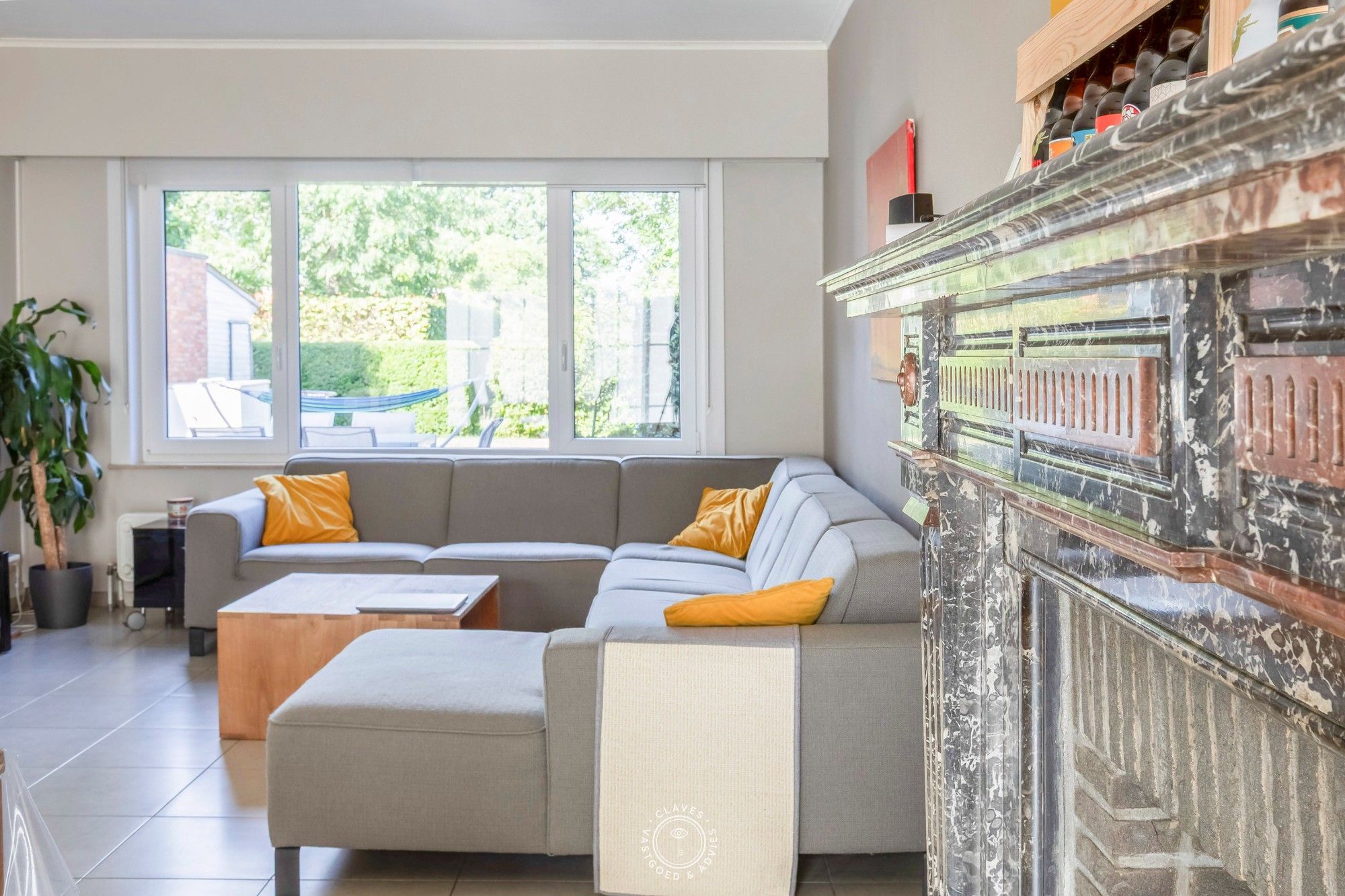 Charmante halfopen woning met lange oprit en zonnige tuin foto 4