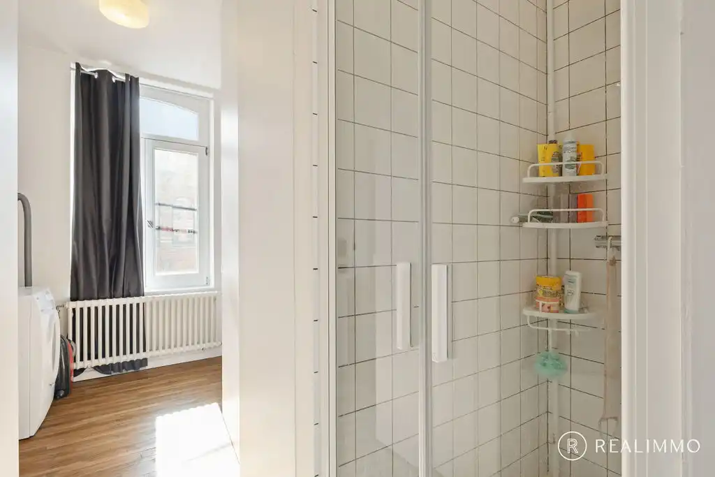 Authentiek gerenoveerde woning met ruim terras in hartje Avelgem foto 18