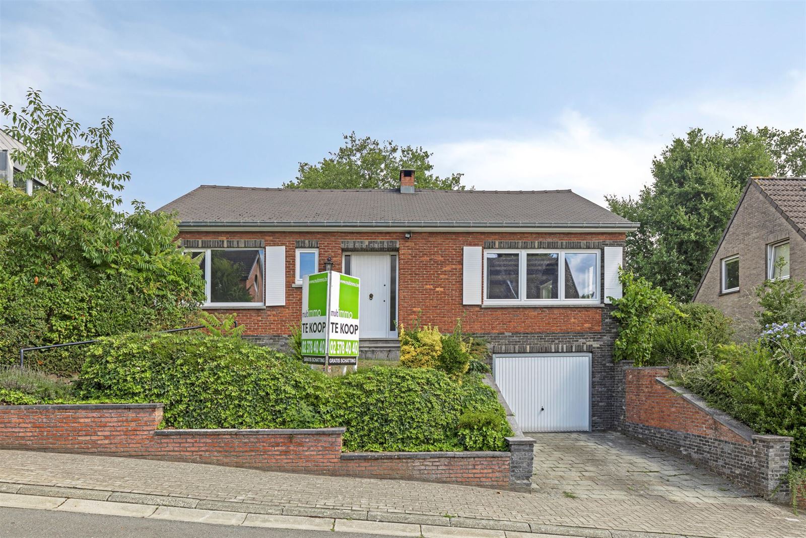 Hoofdfoto van de publicatie: Viergevelwoning in felbegeerde wijk