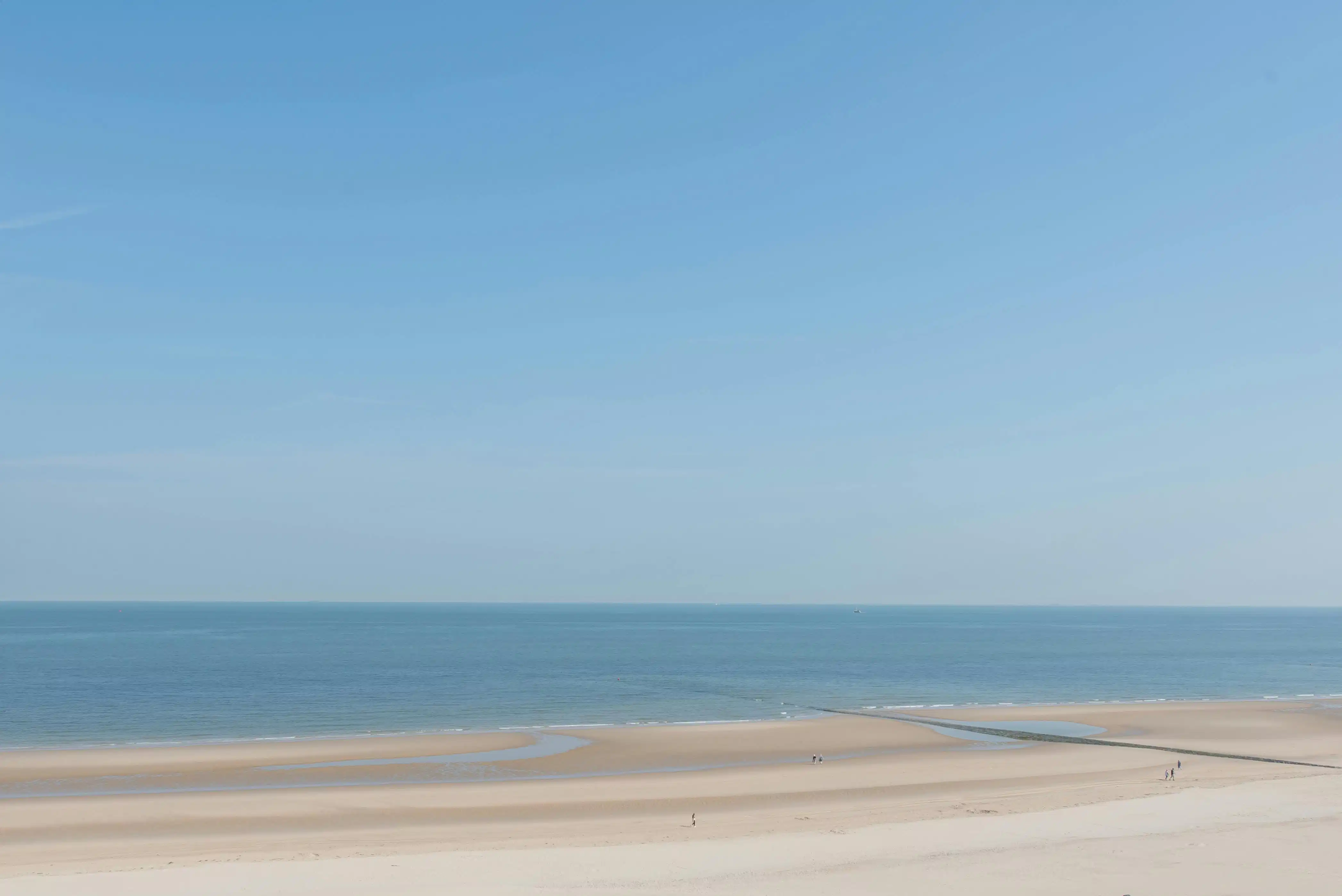 Prachtig gerenoveerde studio met slaaphoek en zijdelings zeezicht! foto 2