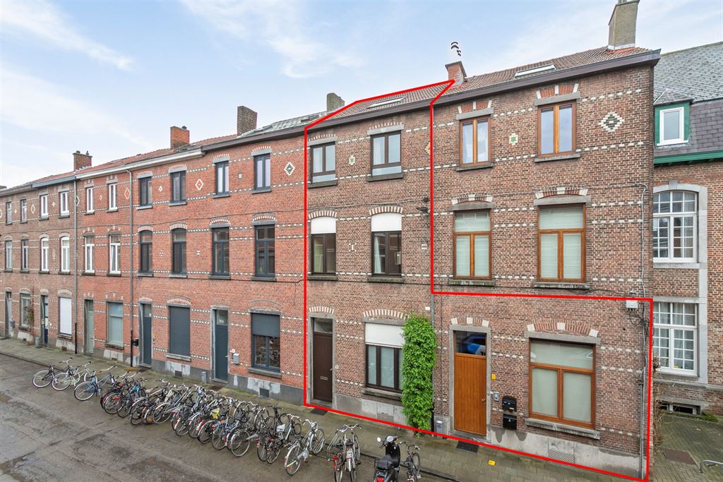 Statige herenwoning met eventuele praktijkruimte! foto 1